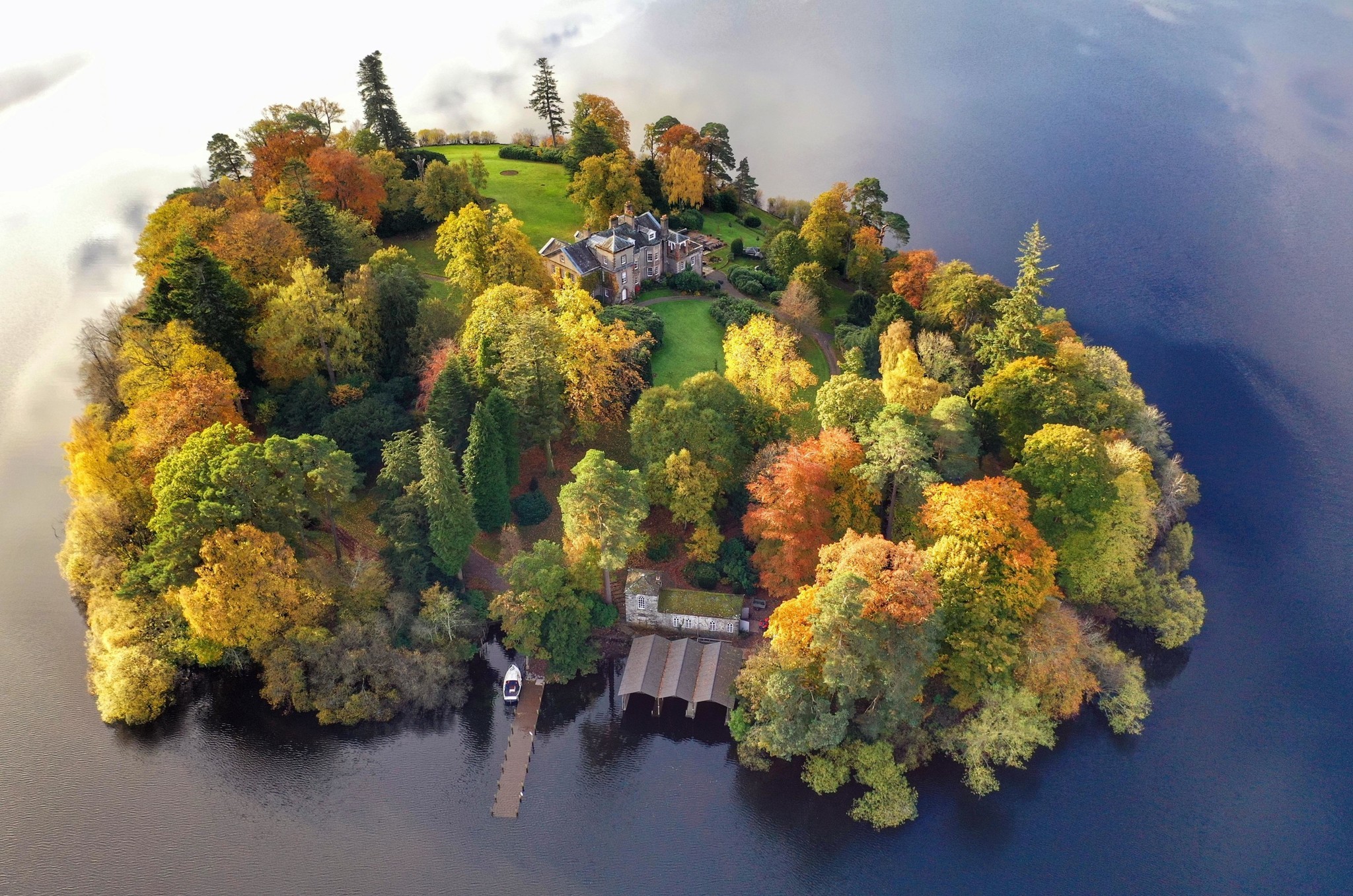 Reply to the post Autumn Man - Great Britain, Interesting, Island, Lake, Autumn, Nature, Beautiful view, Travels, Ecology, Sewerage, Sewage, Reply to post