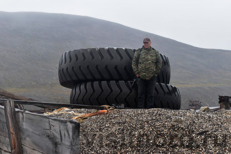 Wheels from BelAZ and we complete a walk through the warehouses of an abandoned mining and processing plant - My, , Chukotka, Abandoned, Ghost town, Travels, Travelers, Tourism, Туристы, North, Russia, Russian North, Longpost