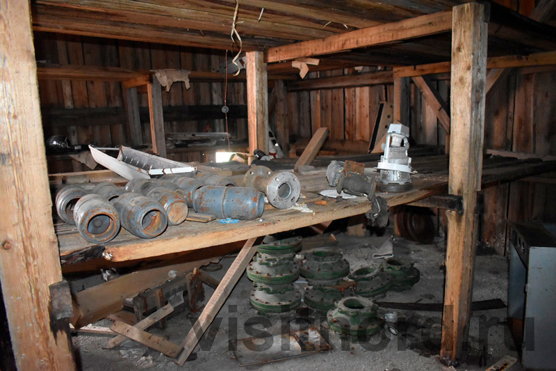 Wheels from BelAZ and we complete a walk through the warehouses of an abandoned mining and processing plant - My, , Chukotka, Abandoned, Ghost town, Travels, Travelers, Tourism, Туристы, North, Russia, Russian North, Longpost