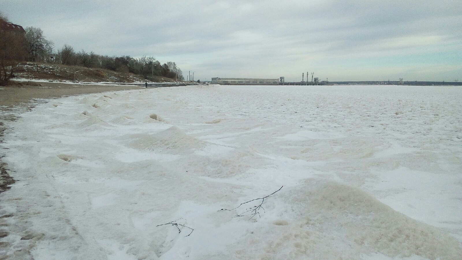 Song of Ice - My, Novosibirsk, Ob Reservoir, Ice, freezing, The park, Christmas trees, Sky, Mobile photography, Longpost