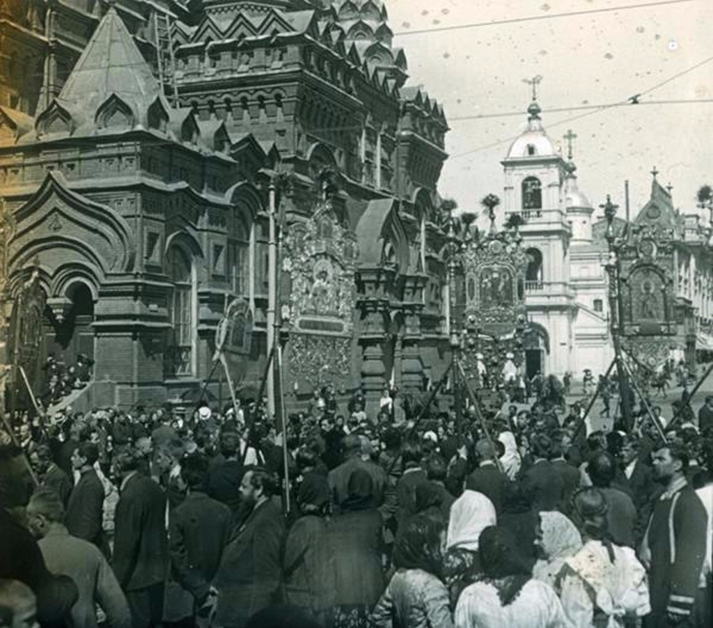 Ход исторического. Крестный ход Москва 1910. Москва 1910. Красная площадь 1910. Москва 1910г.