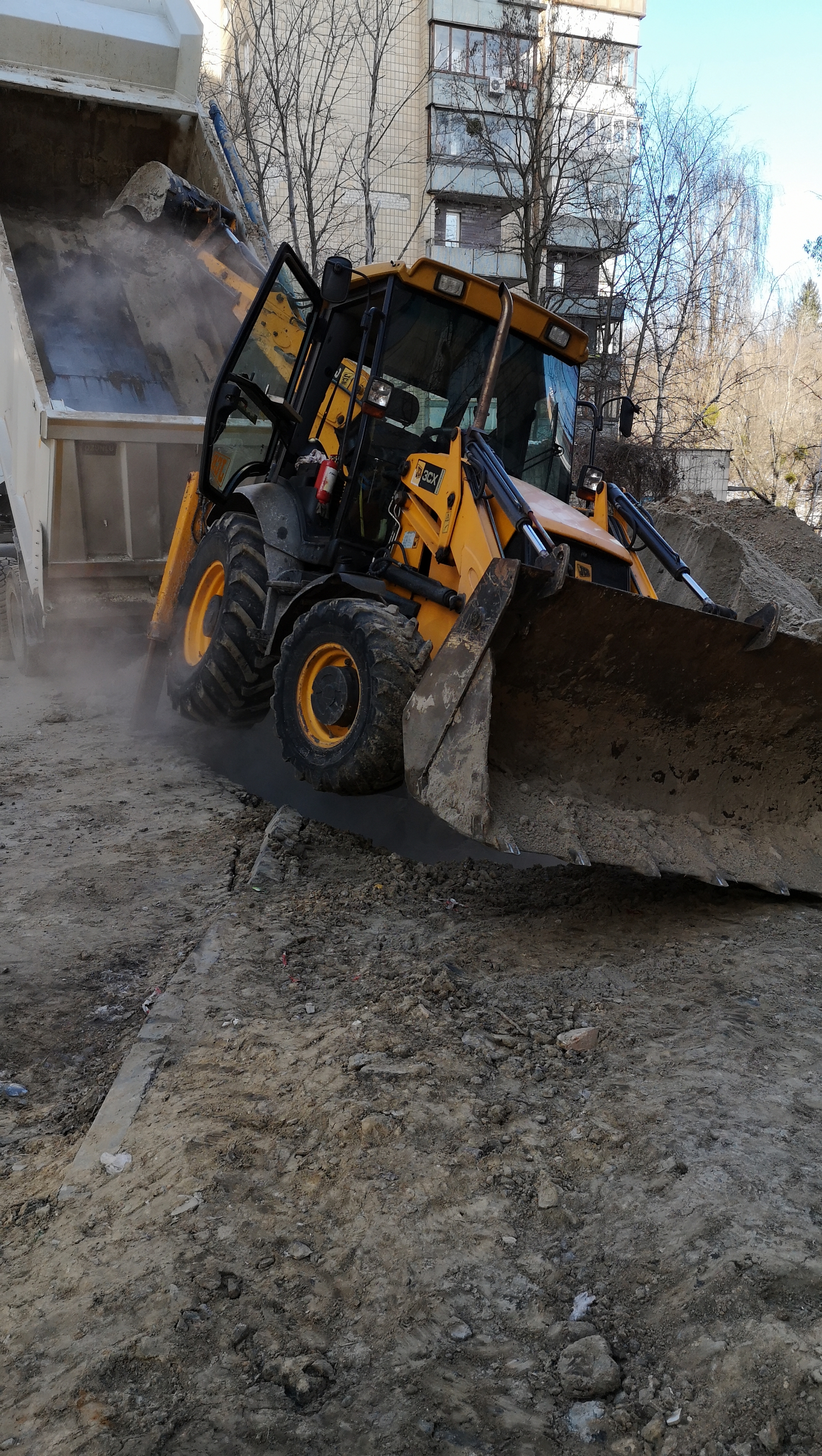 Case at work or when there are no fences - My, Excavator, Work, Video, Longpost