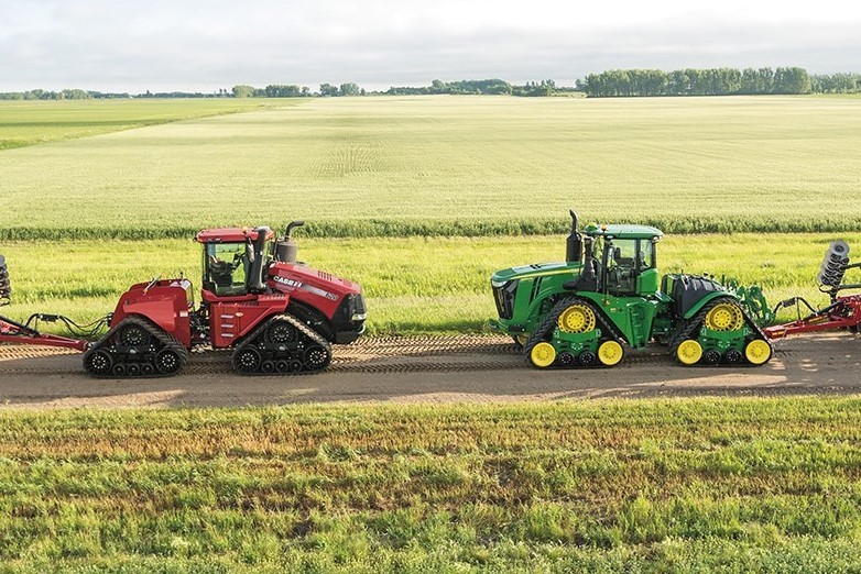 Crawler Monster Confrontation: CaseIH Quadtrac vs. JohnDeere... - Agroscout360, Tractor, Agricultural machinery, Сельское хозяйство, JohnDeere, Caseih, Video, Longpost