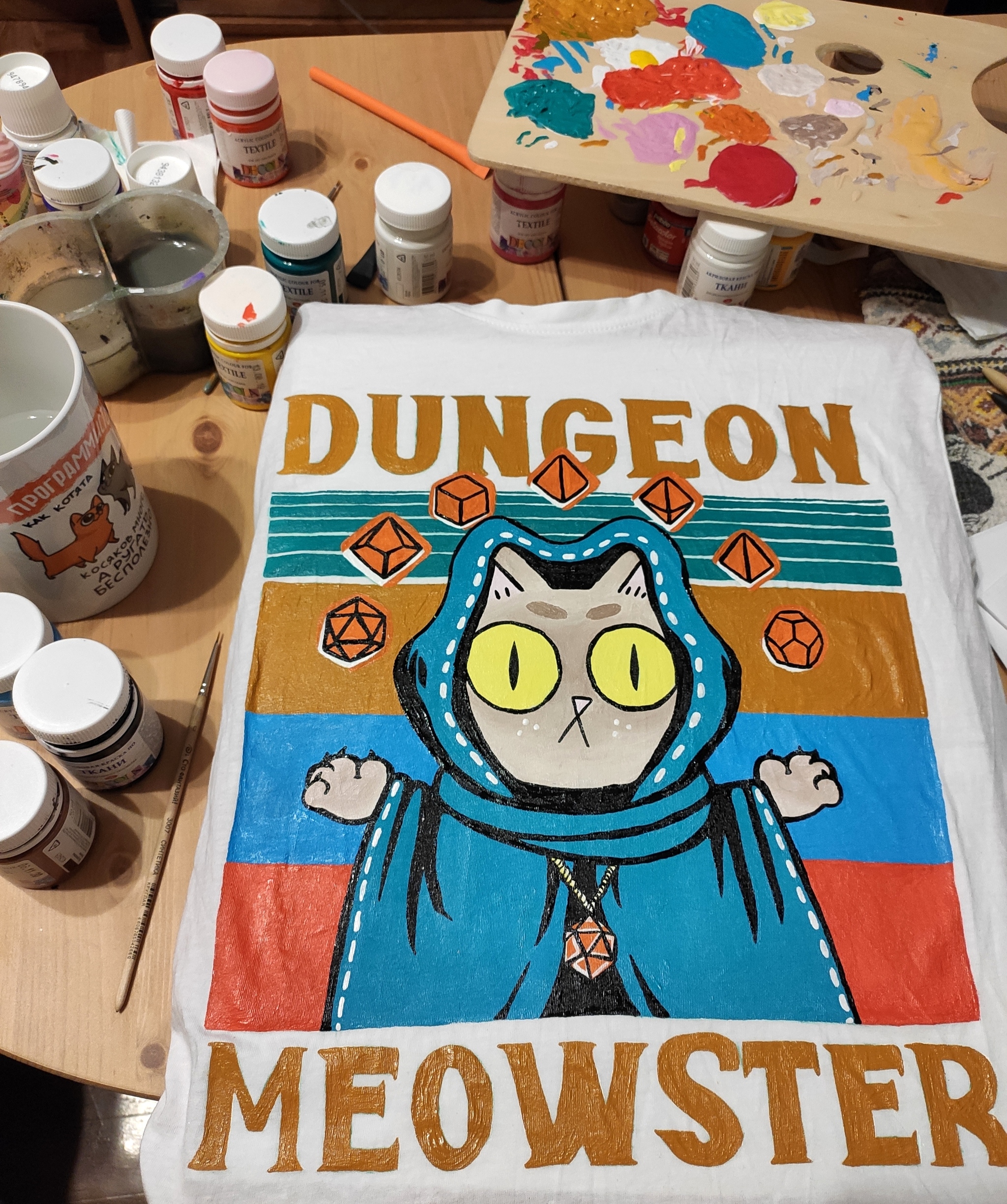 Painted T-shirt Dungeon Meowster - My, Painting on fabric, Creation, Painting, Cloth, Hobby, T-shirt, Needlework with process, Board games, cat, Siamese cat, Longpost