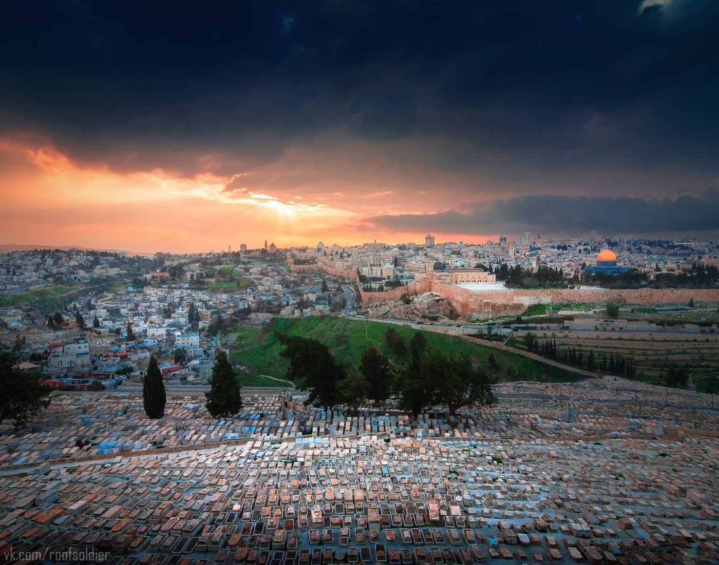 Sunset over Jerusalem - My, Jerusalem, Israel, Palestine, Architecture, The photo, Photographer, Alexey Golubev, Town, Sunset, Religion, Cemetery