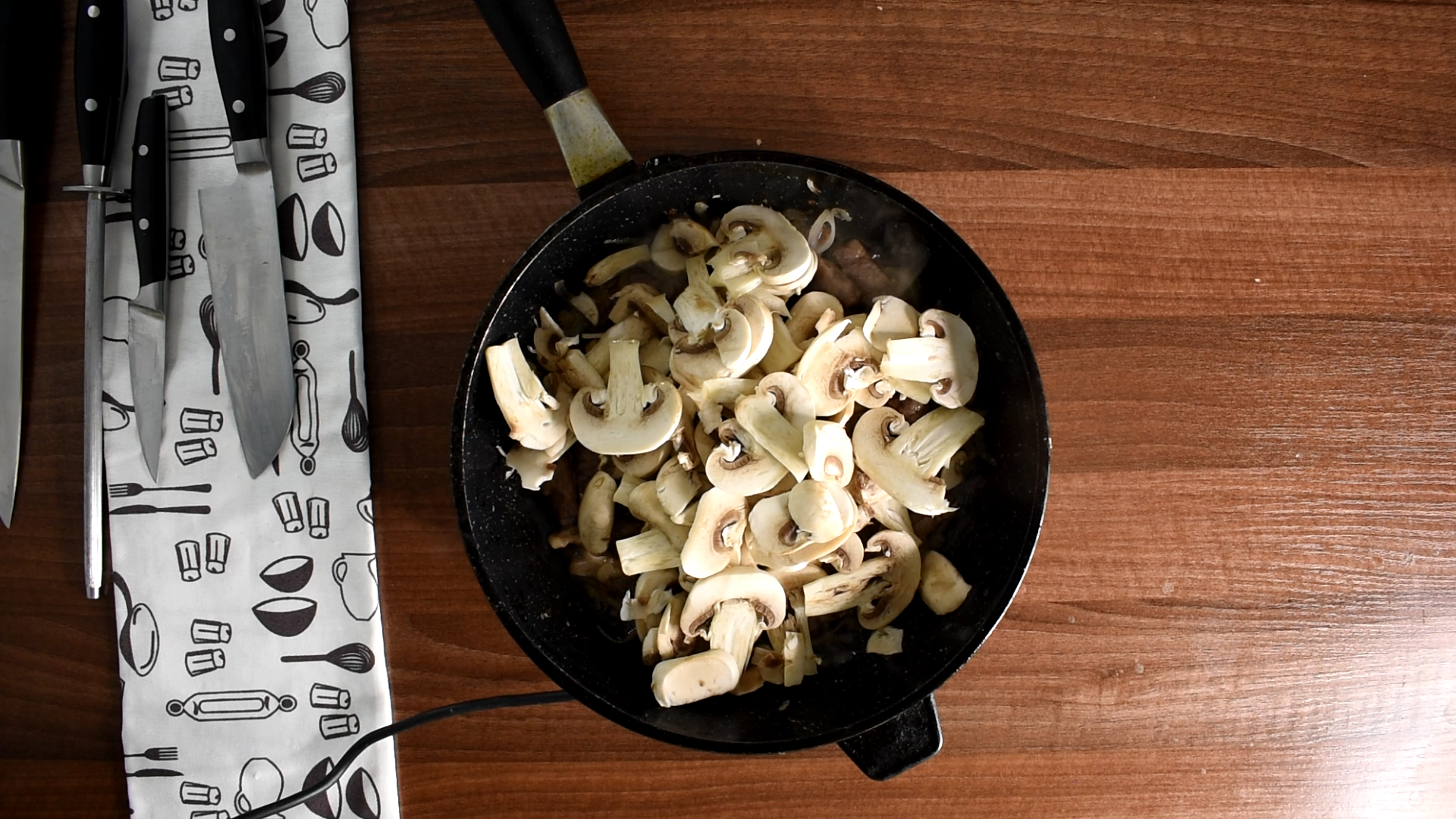 His Majesty Beef Stroganoff. - My, beef stroganoff, Cooking, Longpost, Meat, Video recipe, Video