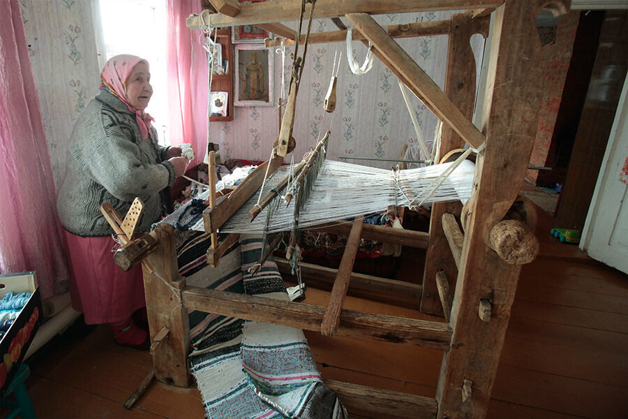 Russian weaving mill - Weaving, Loom