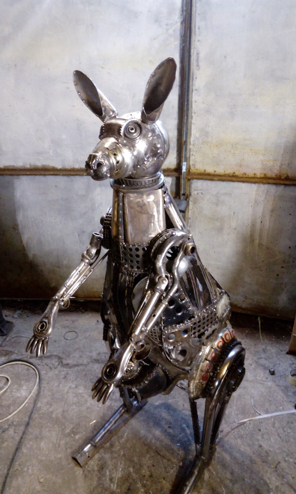 Kangaroo. Sculpture from scrap metal and spare parts - My, Needlework with process, Kangaroo, Australia, Сумка, Welding, Creative, Travels, Office, Sculpture, Resiklart, Scrap metal, , Video, Longpost