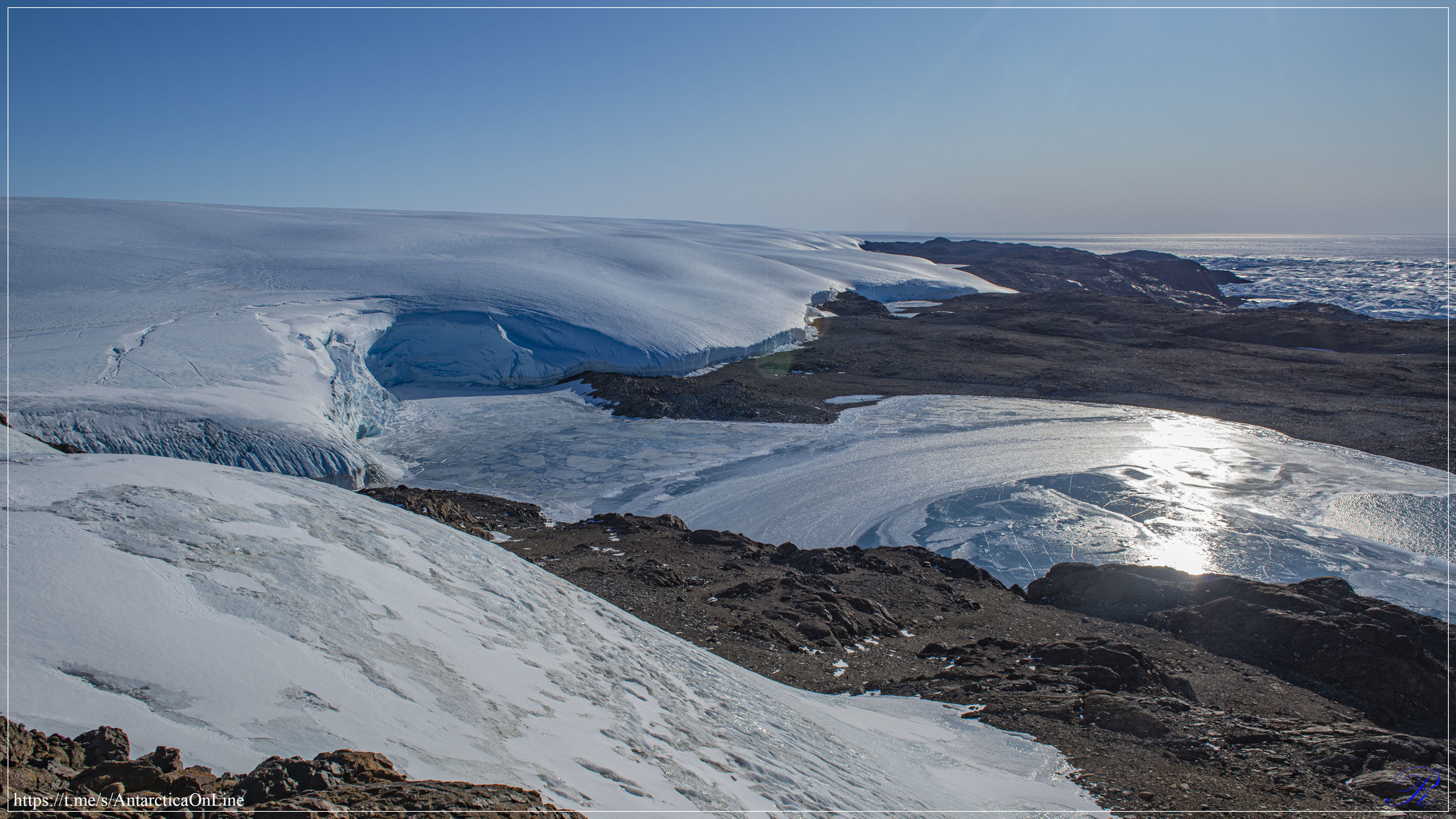 Hike to the nunatak Finger Part 1/2 - My, Antarctica, Antarctica On-Line, Novolazarevskaya Station, Longpost, Video, Caves