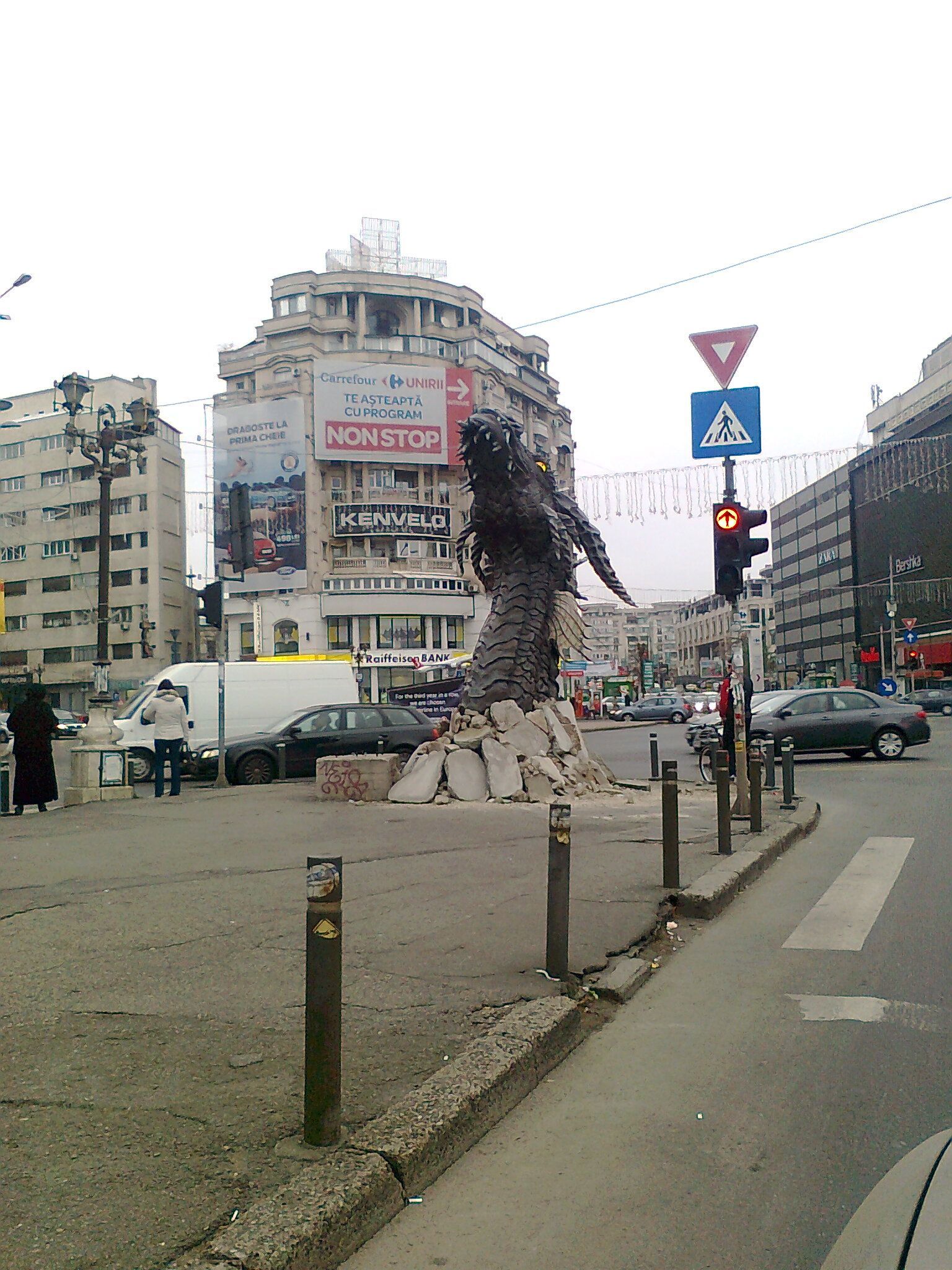 Smaug is alive! - Smaug, The Dragon, Sculpture, Bucharest