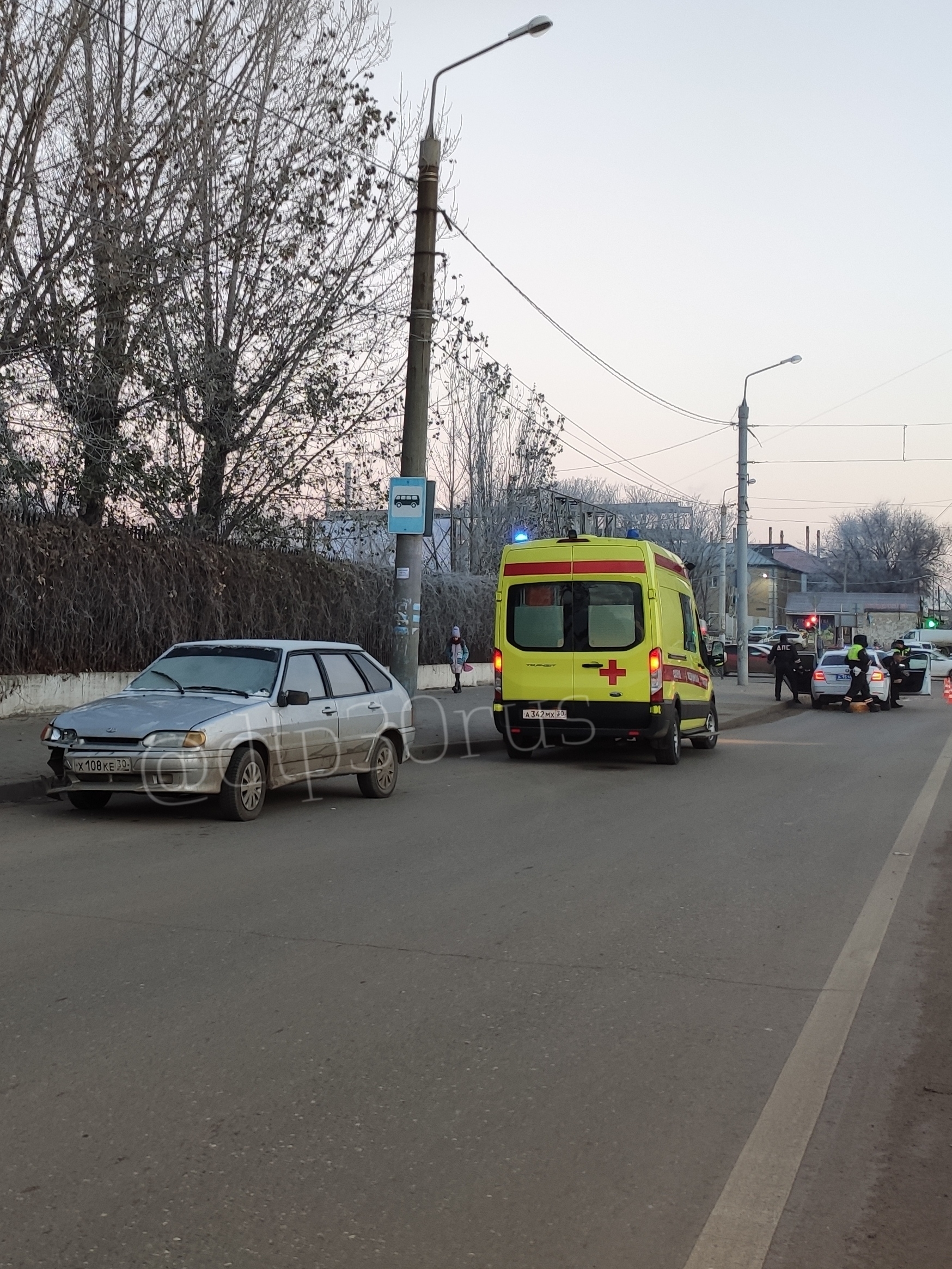 Сбили пешехода астрахань. Авария Астрахань ВАЗ 2114. ДТП Астрахань 2013 на Мостстрое. Авария Астрахань вчера Николаевское шоссе.