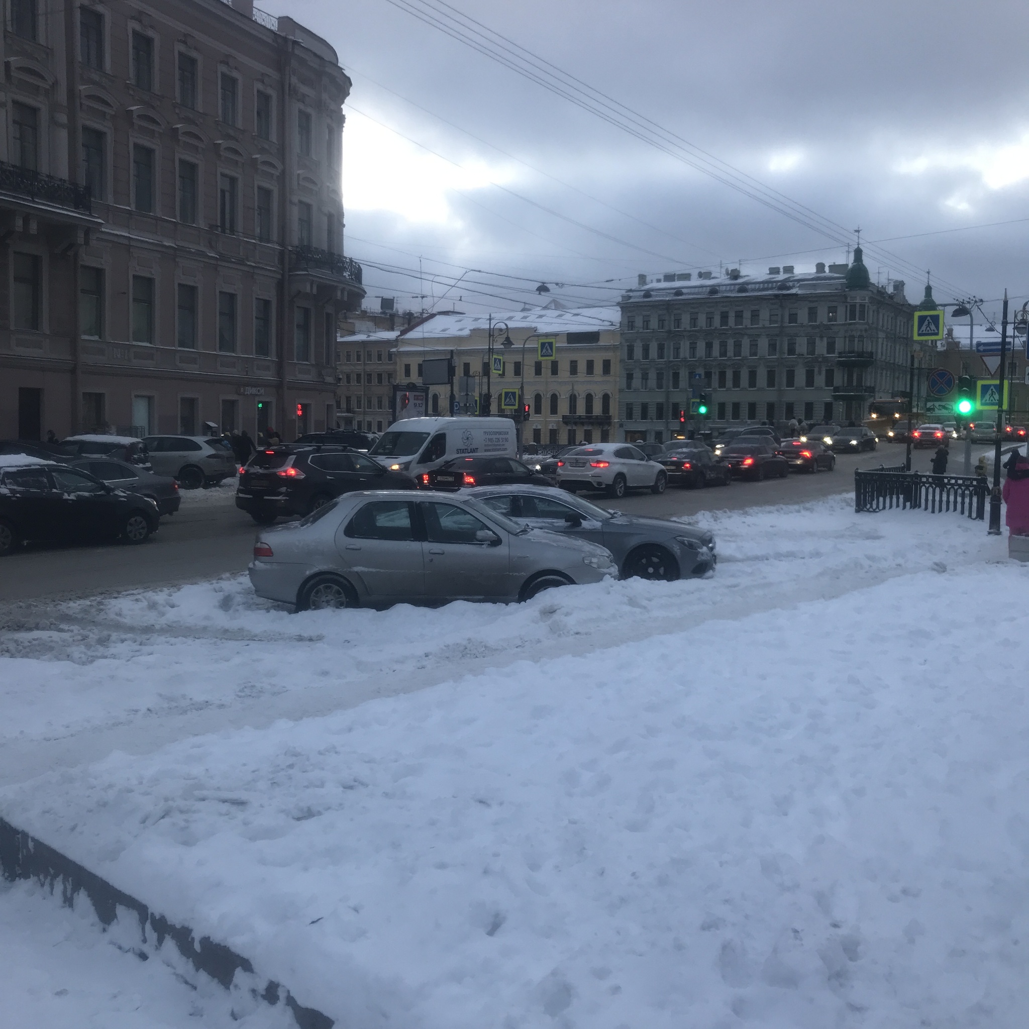 Первый день работы новой зоны платной парковки в СПб | Пикабу