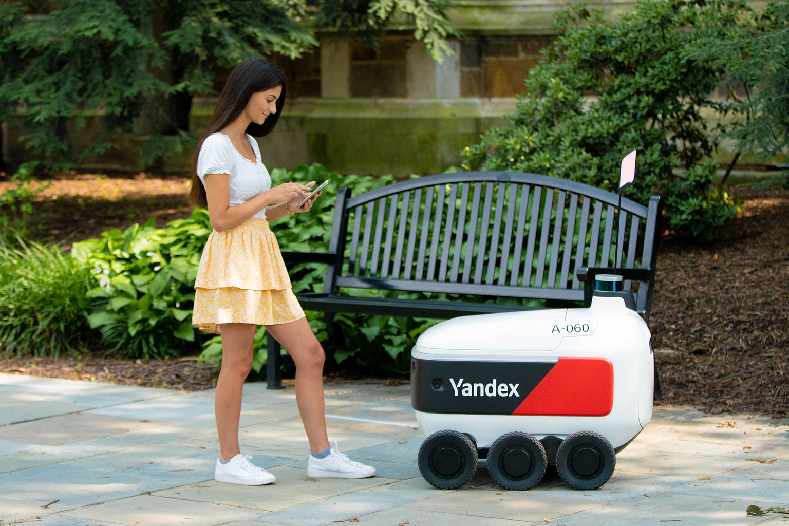 Continuation of the post Meet the third-generation rover: the history of the creation of the Yandex courier robot - Yandex., Robot, Yandex Rover, Rovers, Delivery, Yandex Delivery, Technologies, Russia, Robotics, Video, GIF, Reply to post, Longpost