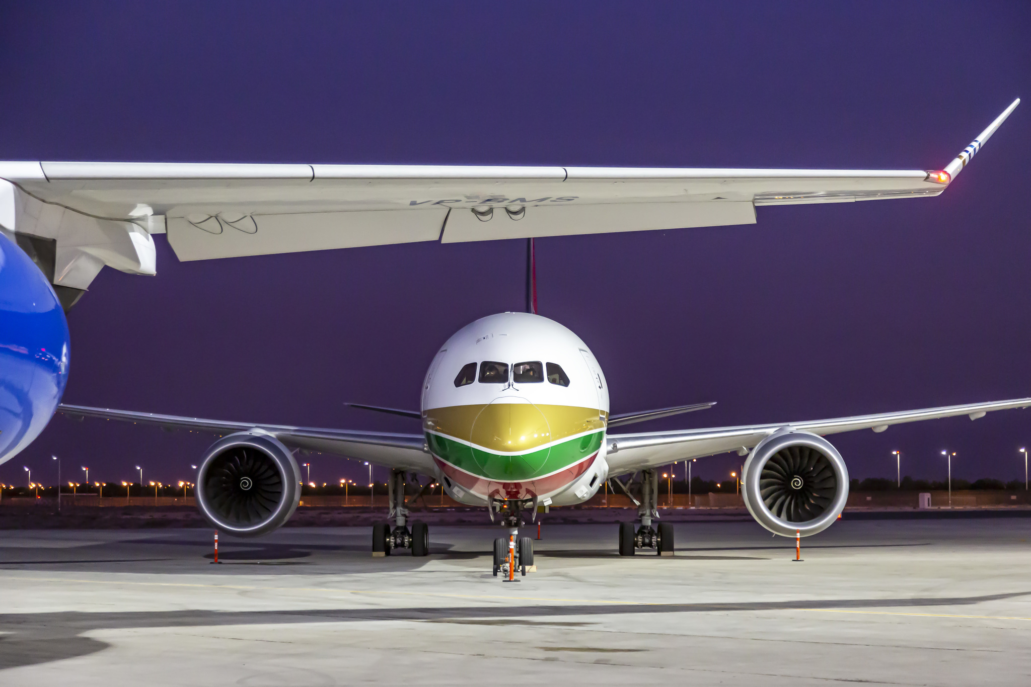 Airshow after sunset - My, Boeing 787 Dreamliner, Boeing 737, Airbus A340, Airbus A350, Airshow, Dubai, Longpost