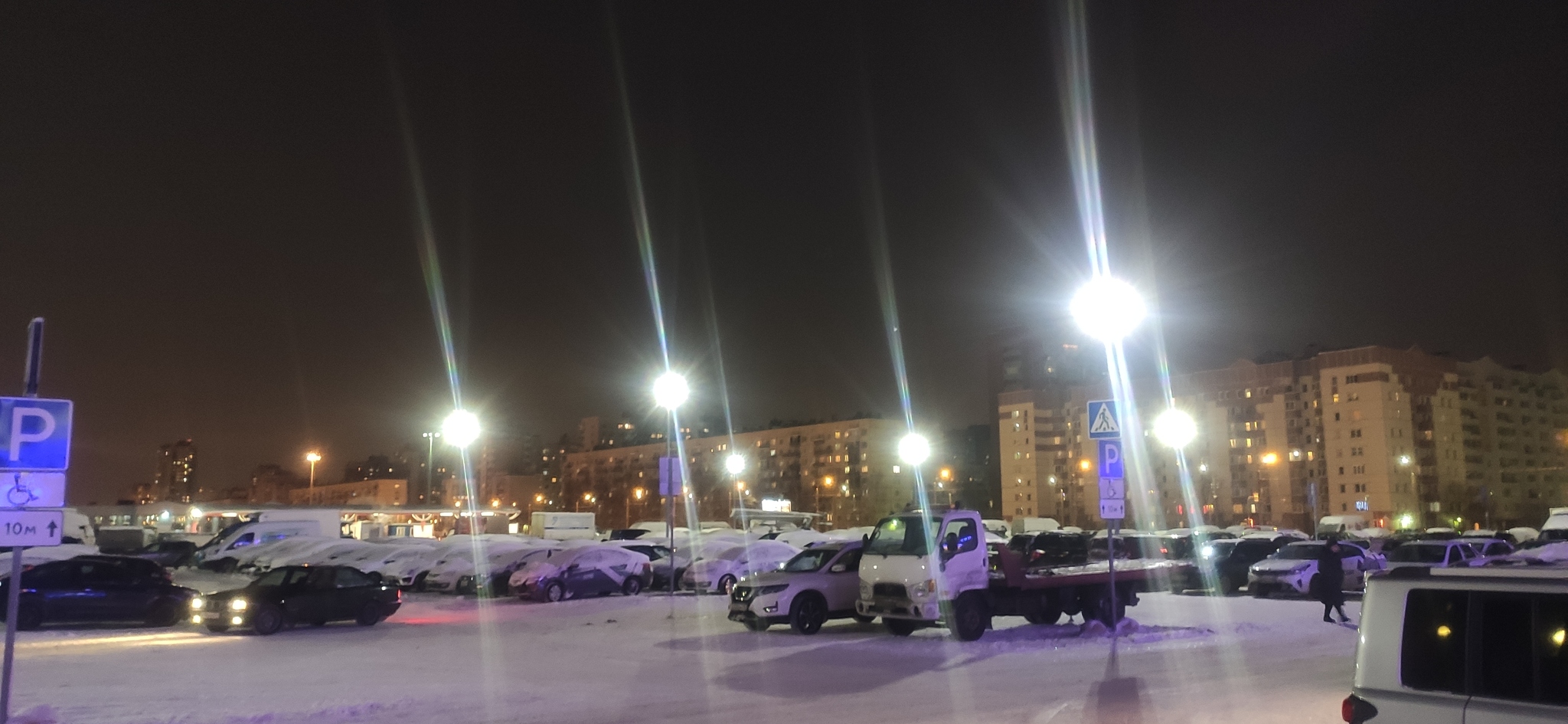 All parking at Lenta is occupied - Car sharing, Hypermarket Tape, Parking, Products, New Year, Saint Petersburg