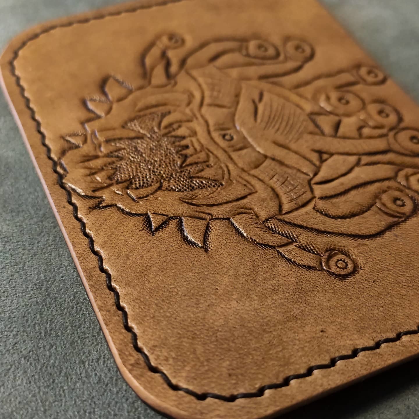 Cardholder Beholder - My, Needlework with process, Needlework, Leather products, Dungeons & dragons, Embossing on leather, Monster, Video, Longpost