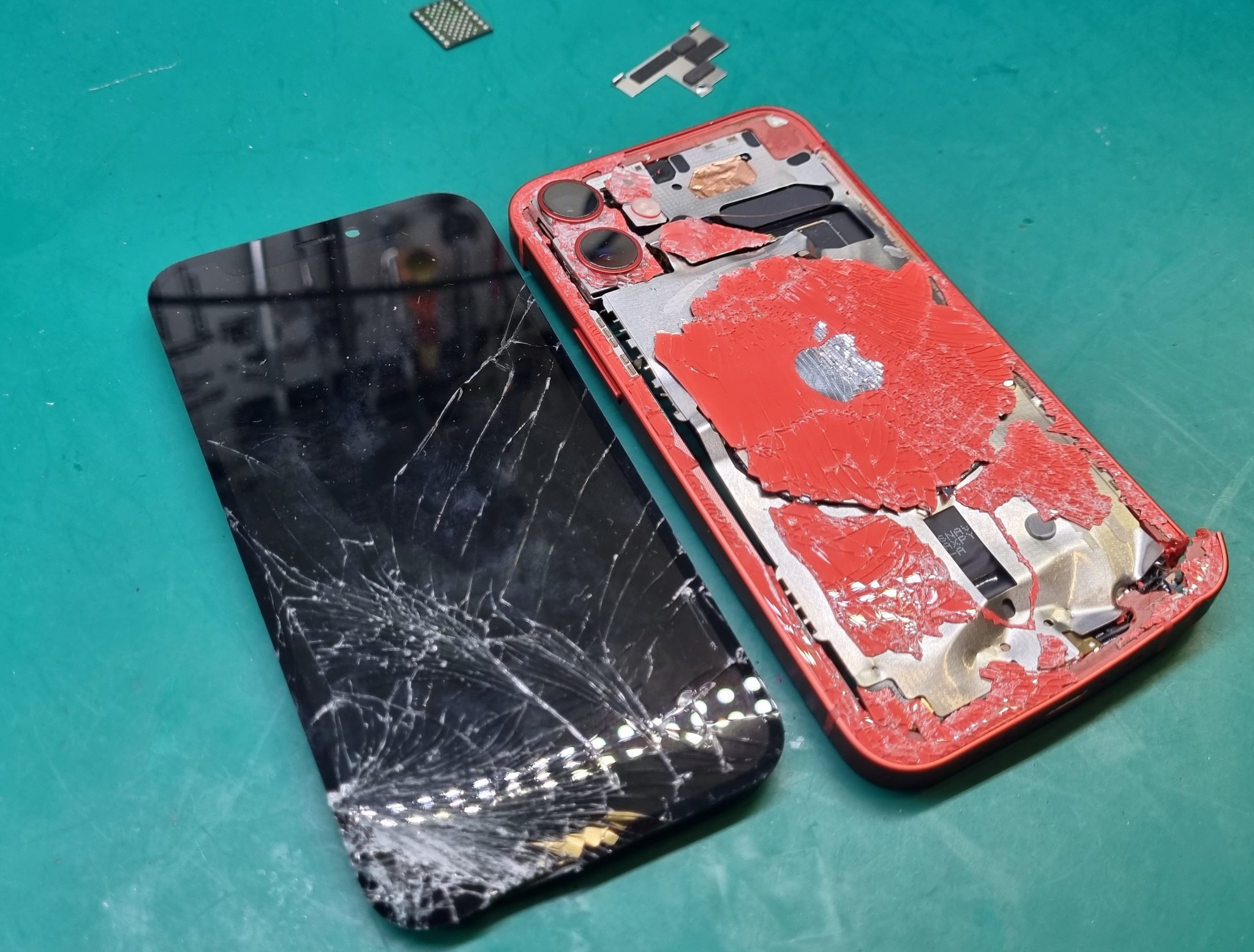 Don't bathe your iphone 11 in water until you know... (read more) - My, Moscow, Ремонт телефона, Apple, iPhone 11, Moisture protection, Marketing, Soldering, Micro soldering, Recovery, Drowned, Apatity, Longpost