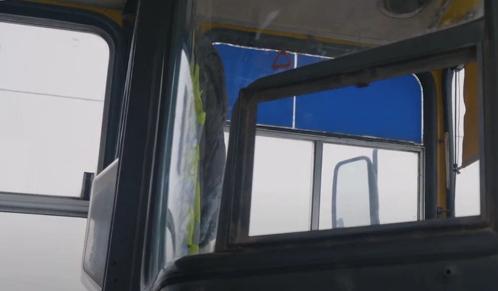 Why does the Icarus have a hump on the rear window of the driver's cab, and other buses do not have it - Bus, Ikarus, Yandex Zen, Longpost