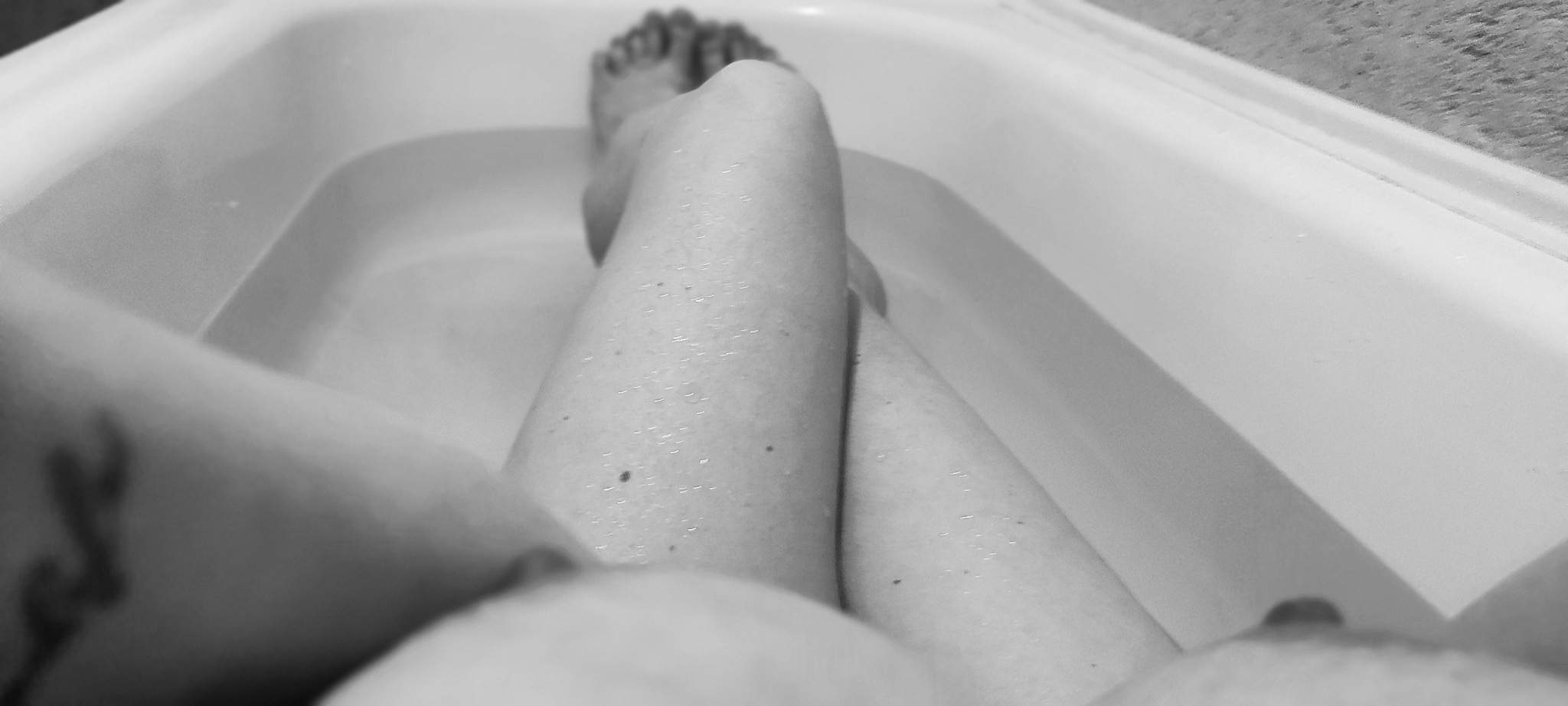 Photodefloration ... - NSFW, My, Homemade, Bath, First time, Longpost, Boobs, Foot fetish, No face