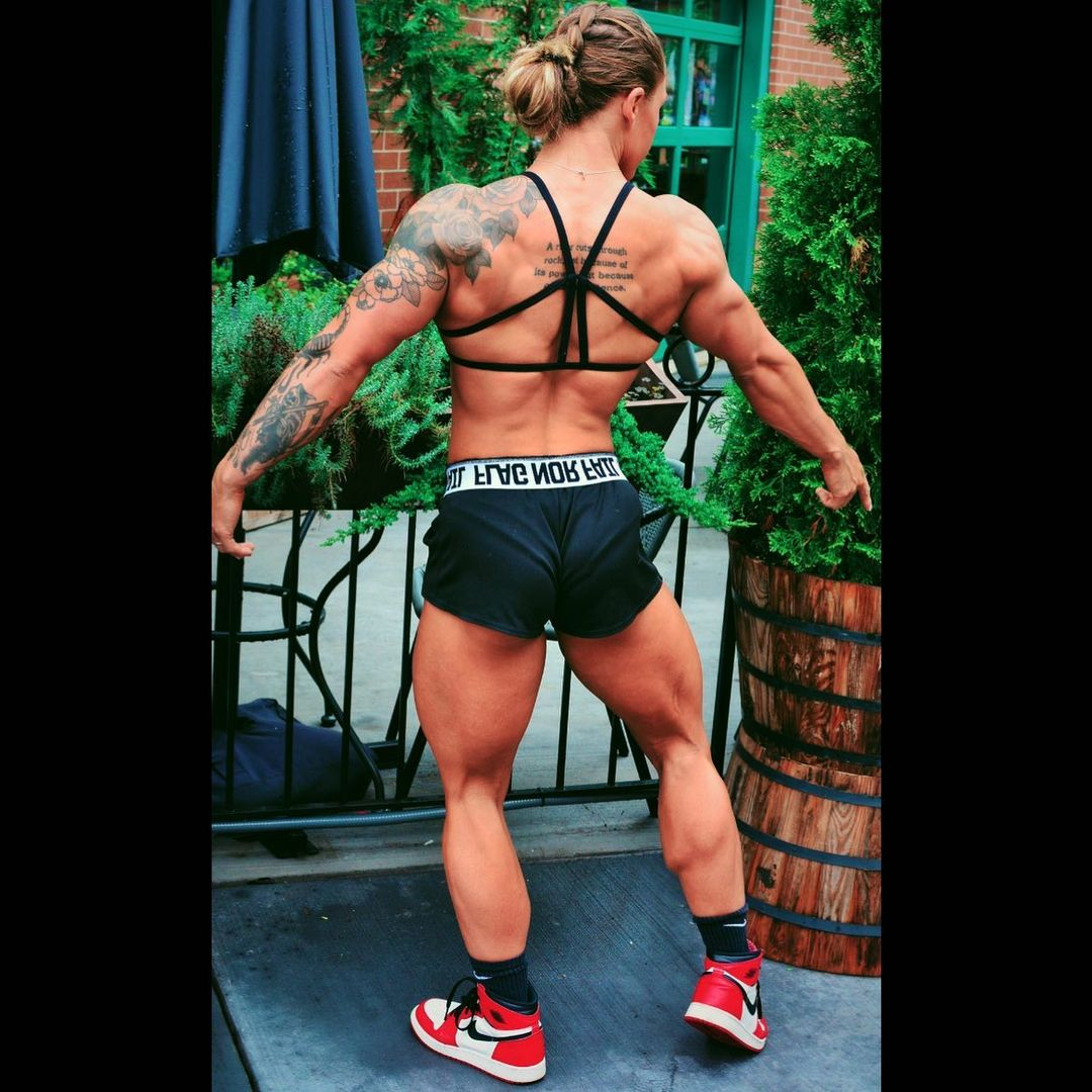 Alexis Lowery (@ flex.lowery) - NSFW, Strong girl, Sleep-Sleep, Girls, Sports girls, Body-building, Bodybuilders, Video, Longpost