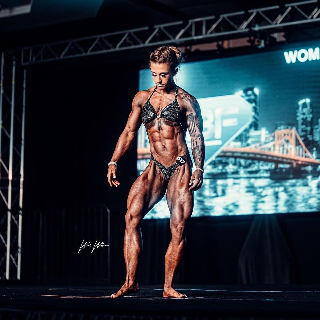 Alexis Lowery (@ flex.lowery) - NSFW, Strong girl, Sleep-Sleep, Girls, Sports girls, Body-building, Bodybuilders, Video, Longpost