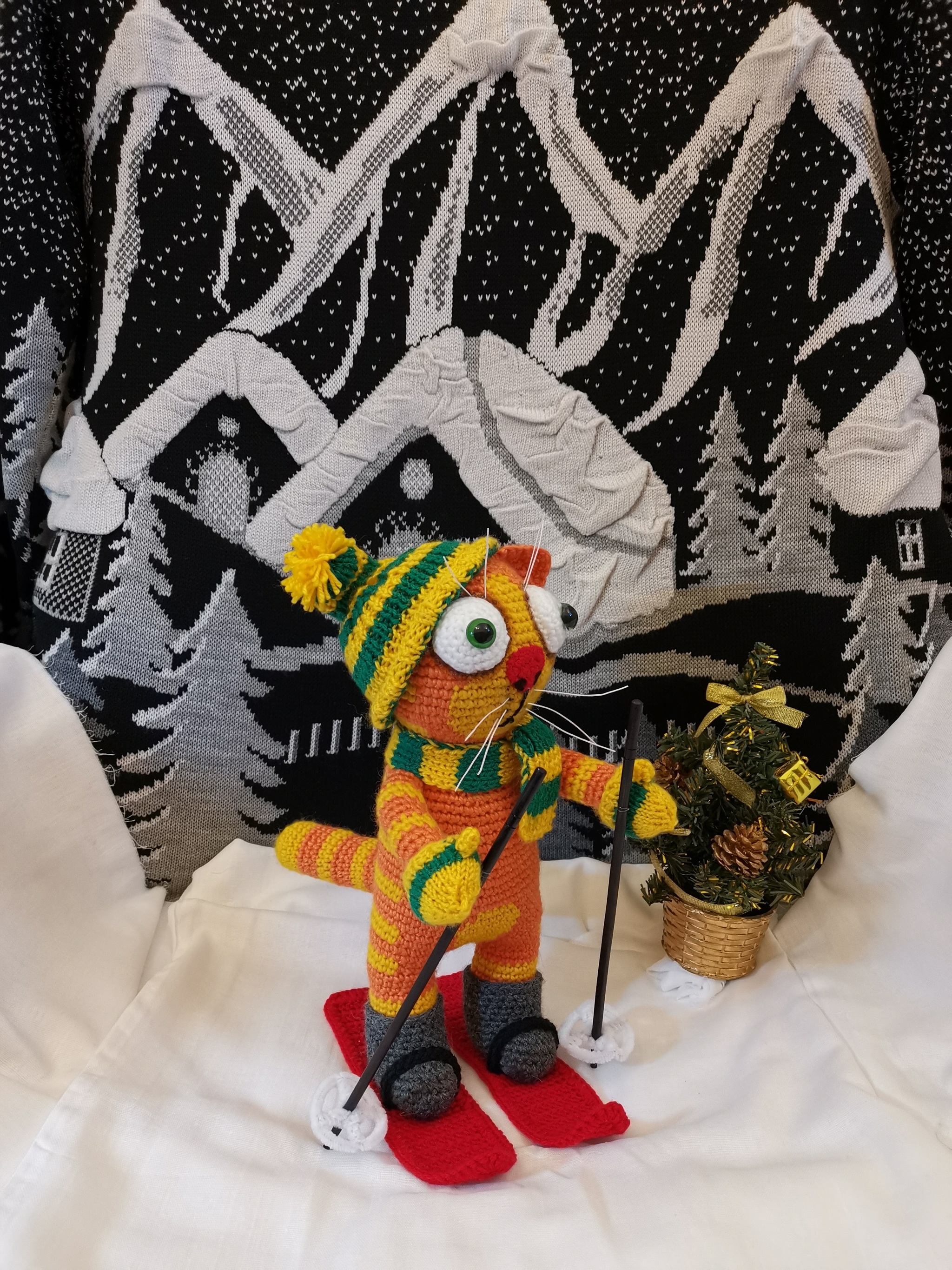 Skier - My, Knitted toys, Crochet, Amigurumi, Needlework without process, Vasya Lozhkin, cat, Longpost