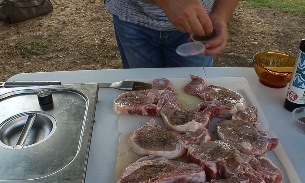 Cooking steaks. A simple, affordable recipe for everyone - My, Steak, Kitchen, Recipe, Pork, Meat, Brazier, Grill, Video, Longpost