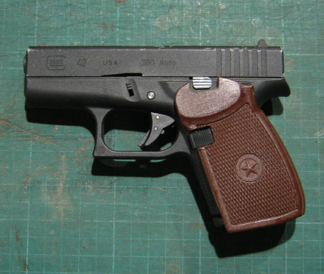 When you have glock, but you like the aesthetic appearance of the good old Makarov Pistol - Weapon, Pistols, Glock pistol, The Makarov pistol, Aesthetics