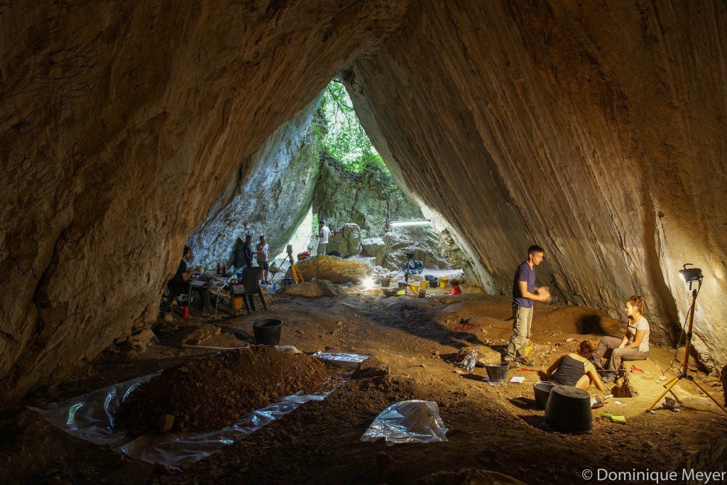 What told the children's burial in the Italian cave - Archeology, Archaeological excavations, Alps, Caves, Interesting, Grave, Liguria, Italy, The mountains, Archaeological finds, Longpost