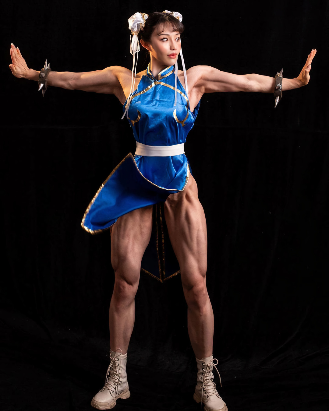 Yuan Herong cosplays Chun-Li from Street Fighter and Blue Mary from Fatal Fury / The King of Fighters - Yuan Herong, Strong girl, Cosplay, Asian, Girls, The photo, Sports girls, Chun-Li, Street fighter, Blue Mary, Fatal Fury, The king of fighters, Video, Longpost