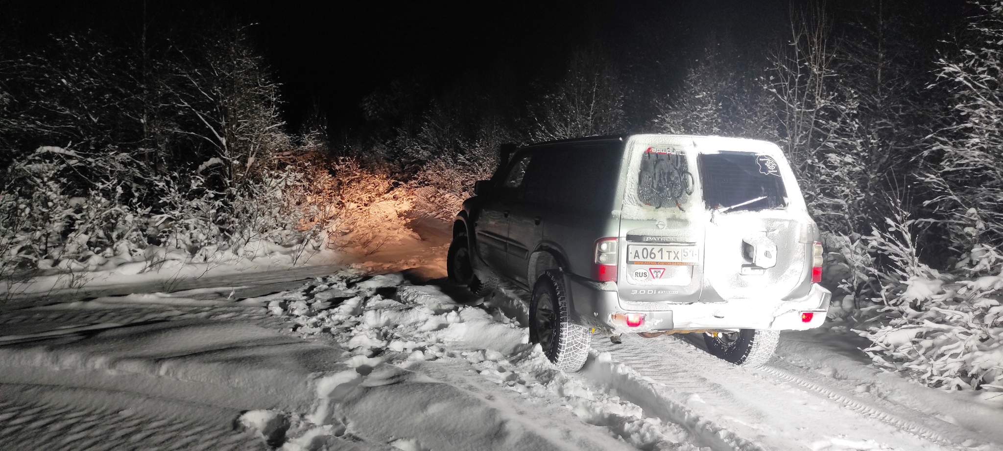 An interesting new route away from the city. Patrol Y61 fell into a swamp. 4x4. TumbleweedKolsky - My, Nissan Patrol, Auto, Snow, Winter, Kola Peninsula, Car, freezing, Ice, North, 4x4, Off road, Offroad, Video, Longpost