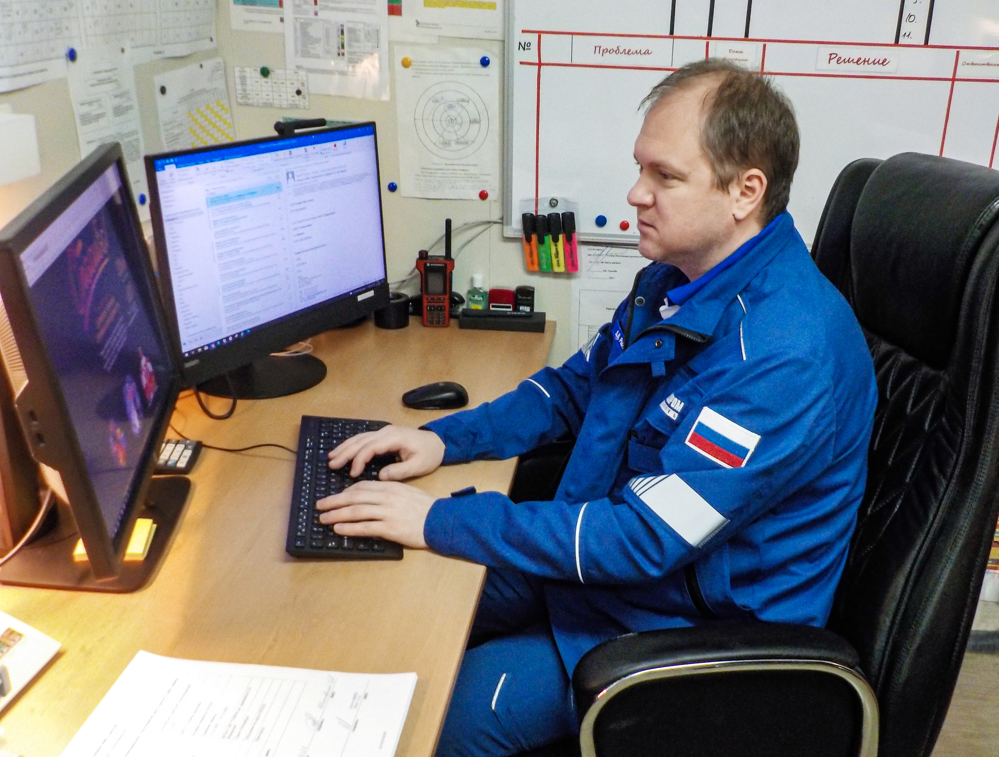 Among the Arctic ice: one day of the captain of the offshore platform on the shelf in the Arctic - 