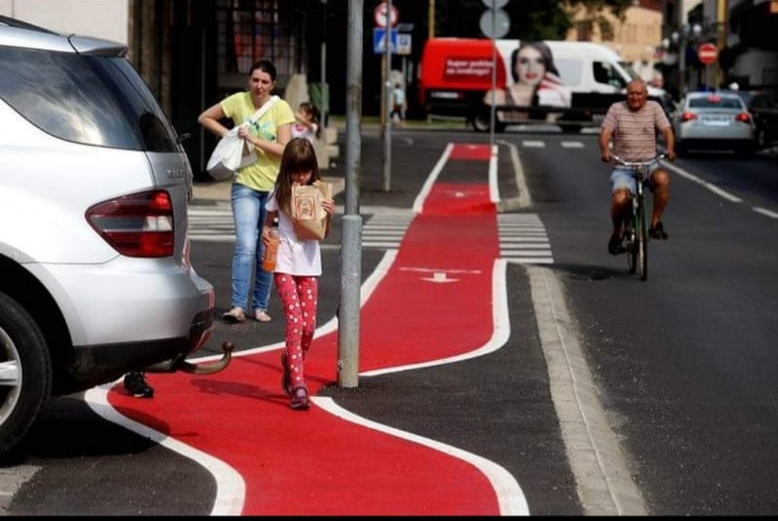 Where did you, the path, lead me? - Humor, Screenshot, The photo, Road, A pedestrian