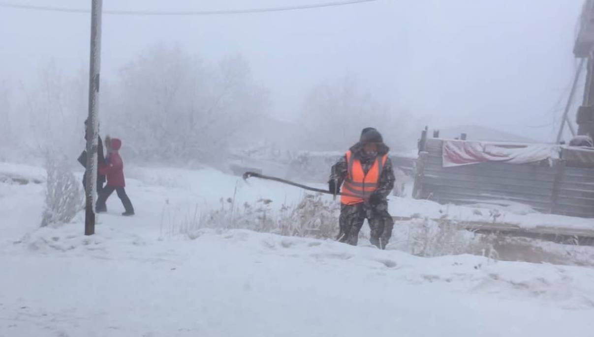 The main thing is to do everything on time - Housing and communal services, Snow, Idiocy, Yakutia, Cold