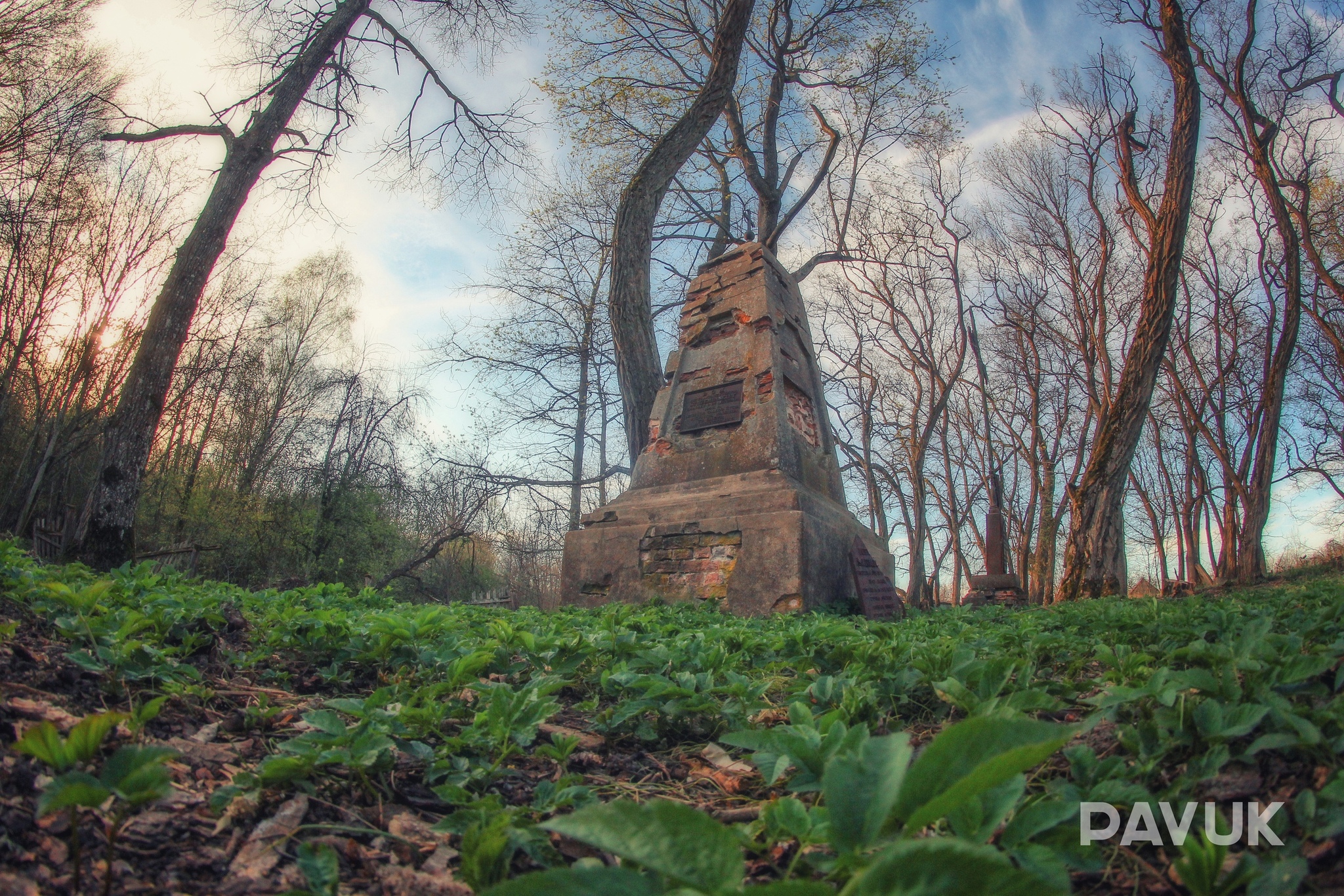 Old Catholic cemetery. Kobrin district, Kivatichi village - My, Cemetery, Story, Catholic Church, Abandoned, Travels, Village, Sunset, The photo, Gothic, Chapel, Republic of Belarus, Longpost