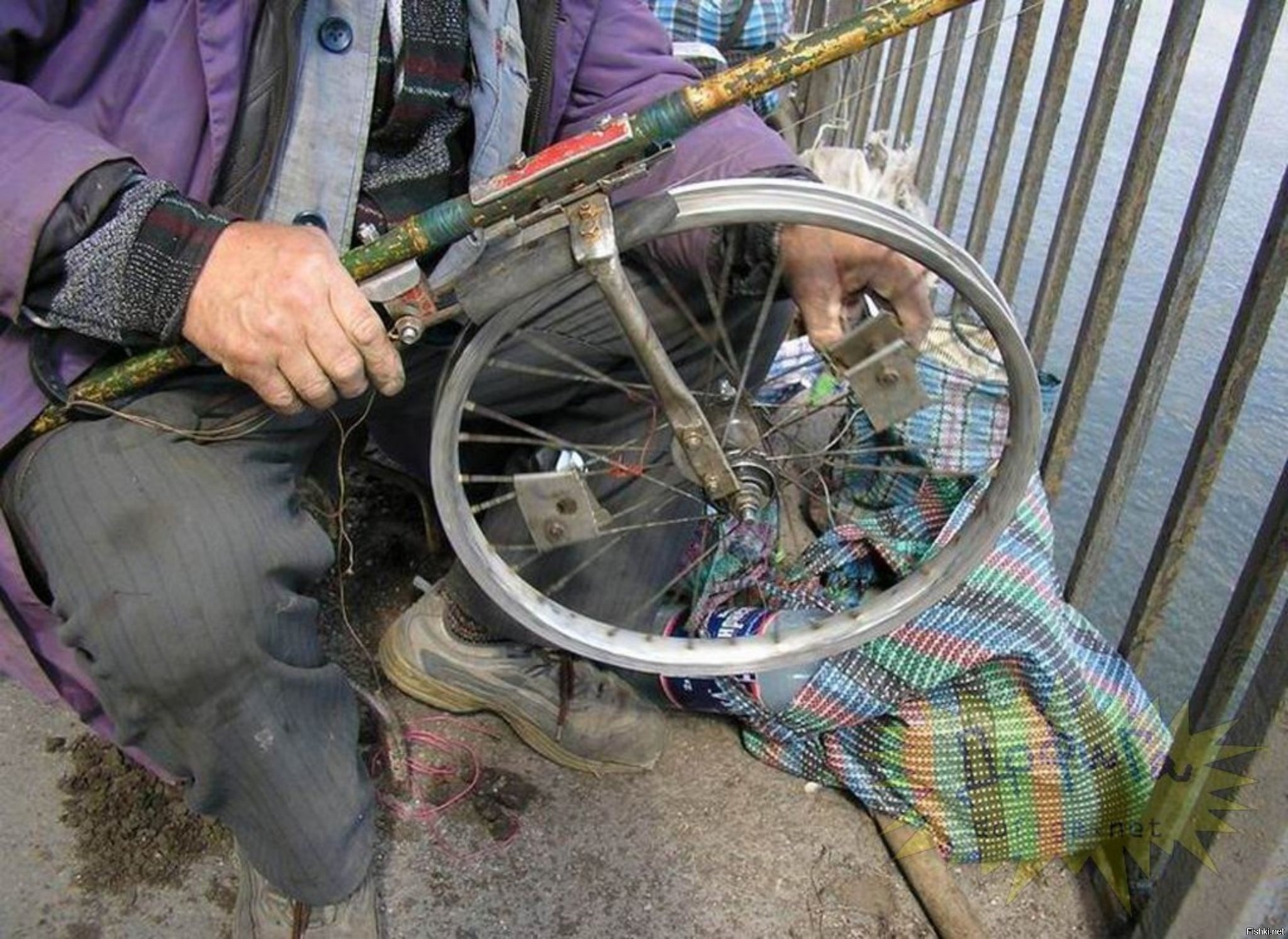 Катушка для рыбалки из велосипедного колеса