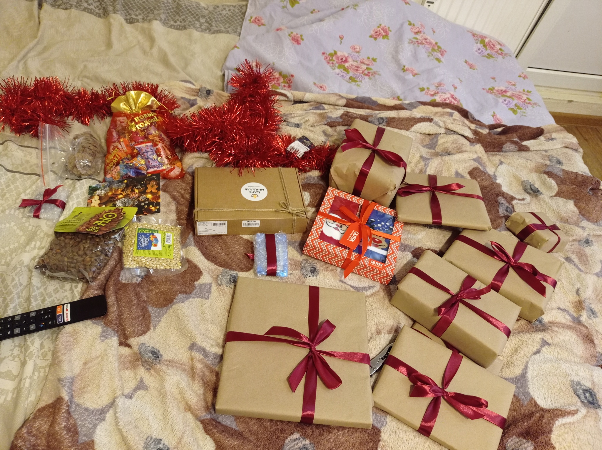 ADM Who is this generous god of gifts from Omsk, I do not know, but my smiley cracked already on the third package! - My, Secret Santa, New Year, Presents, Mood, Pre-holiday mood, Joy, Sweets, Saint Petersburg, Omsk, Gratitude, Longpost, Positive, Gift exchange