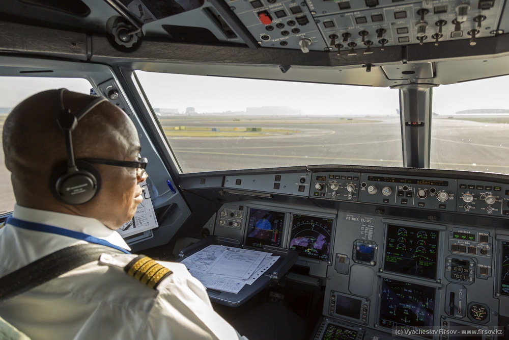 Cab views A321 - My, Aviation, Flight, Airplane, Air Astana, Airbus A321, Longpost