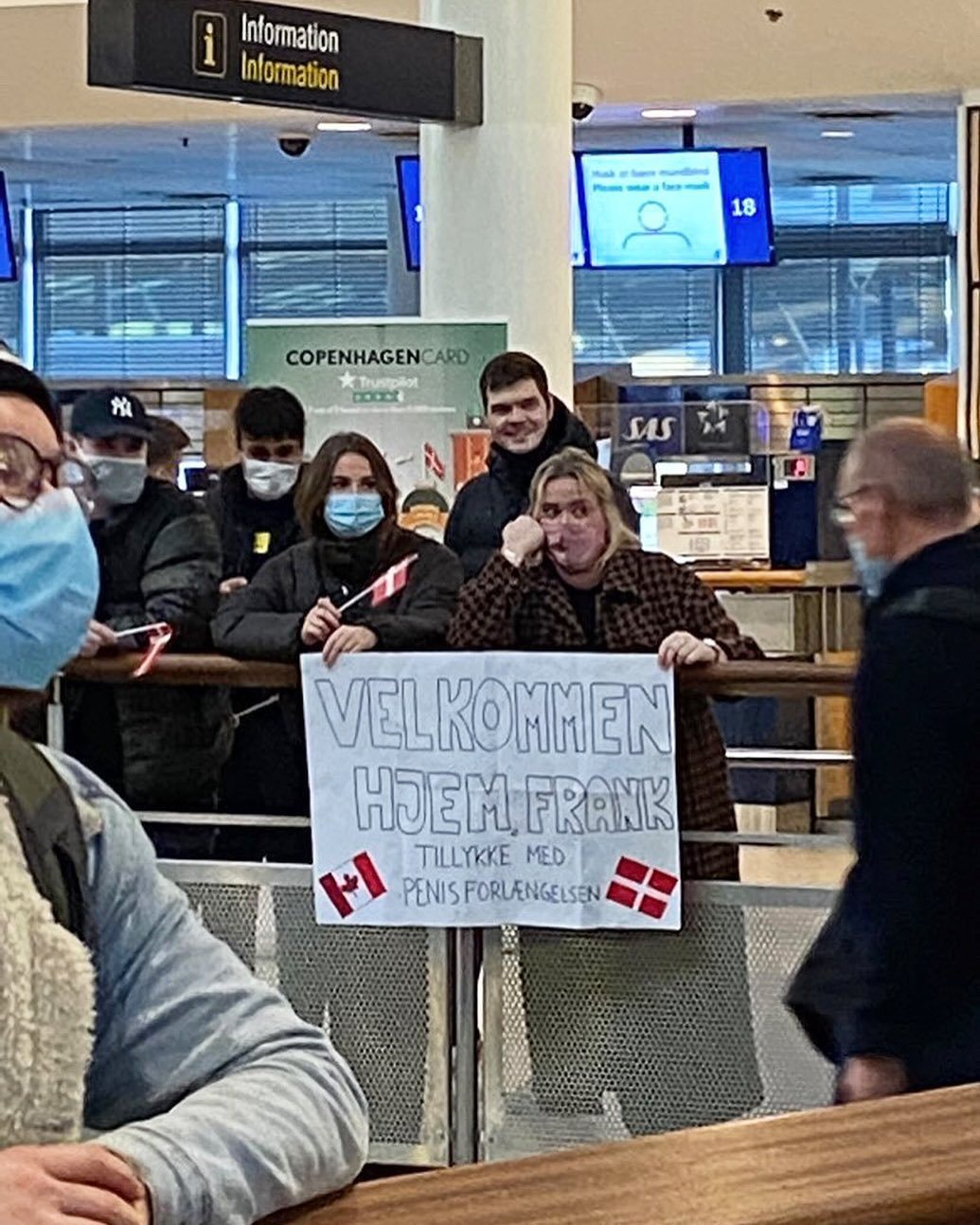 When trolls meet you - The airport, Trolling, Meeting, How to enlarge your penis