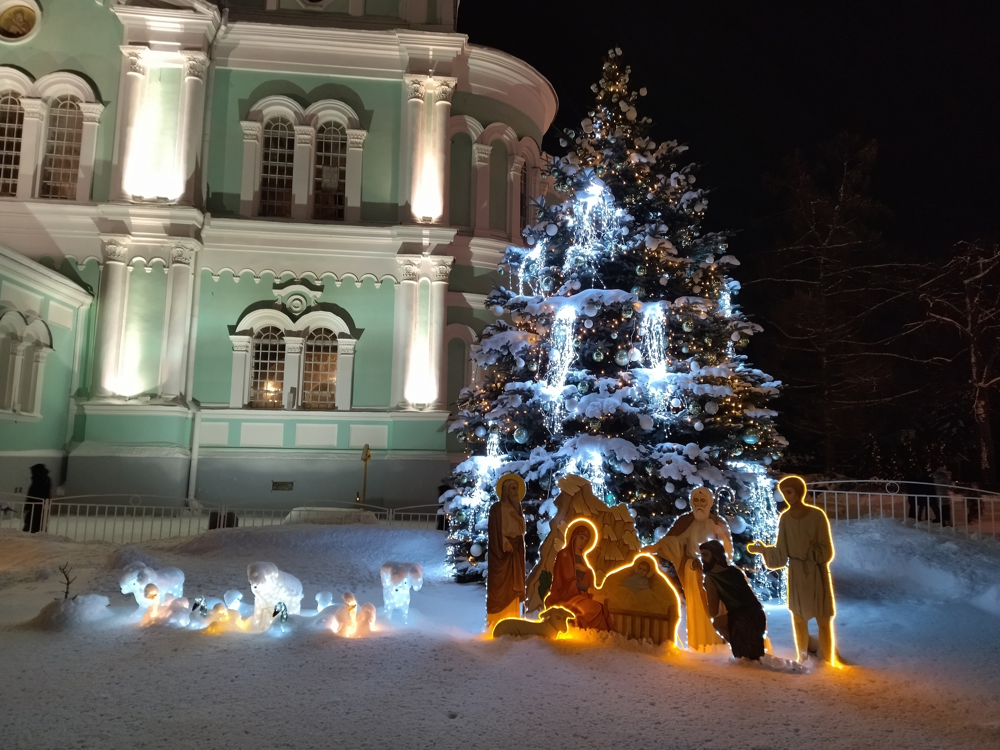 Seraphim-Diveyevo Monastery on holidays - My, Monastery, Mobile photography, Family, Relaxation, Longpost