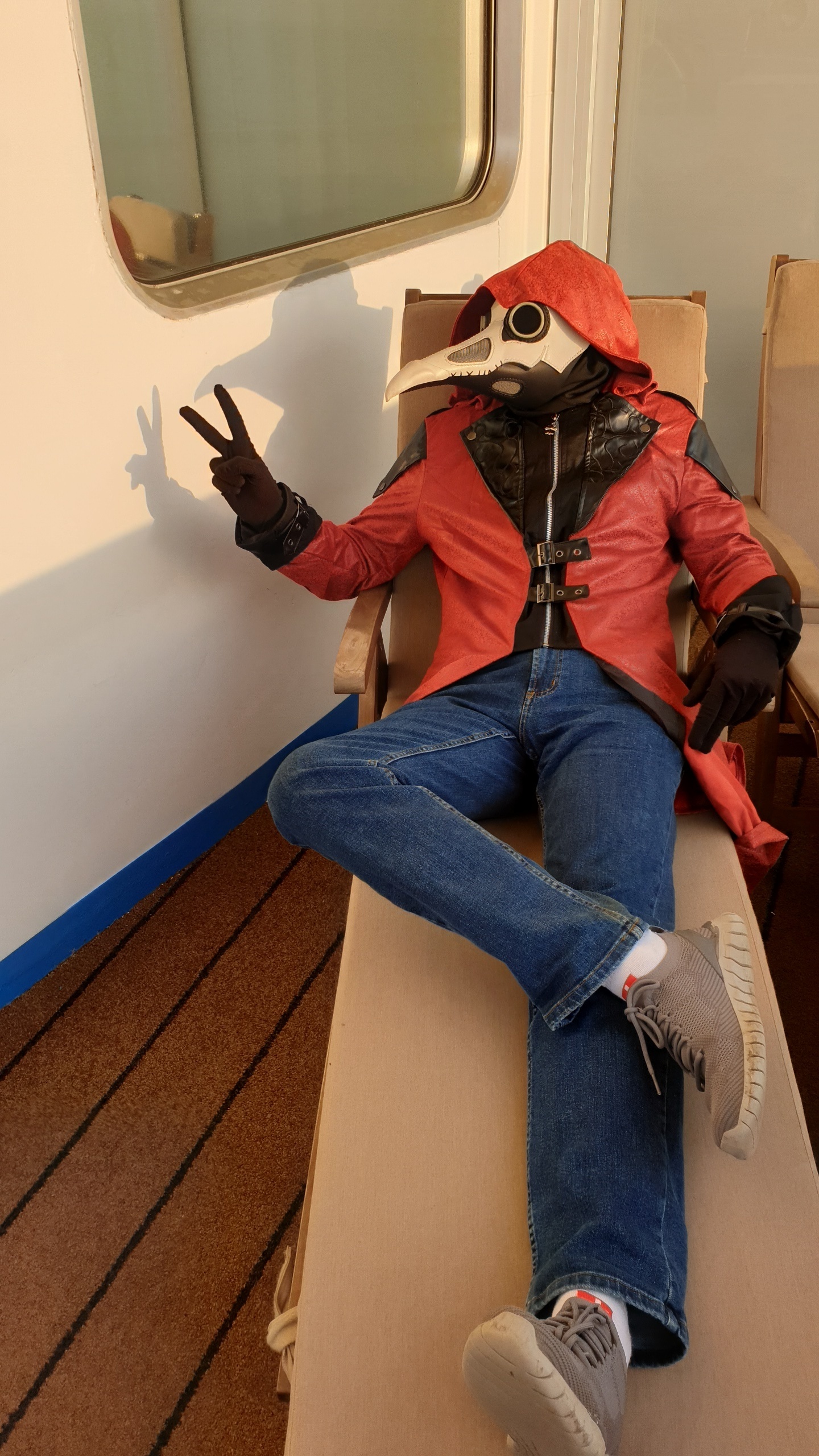 Plague Dr. Apacius rests on a motor ship - My, Mask, The photo, Cosplay, Professional shooting, Costume, Models, PHOTOSESSION, Plague, Plague Doctor, Cosplayers, Mobile photography, Motor ship, Russia, Travels, Travel across Russia, Lake, Rybinsk Reservoir, Ship, Longpost