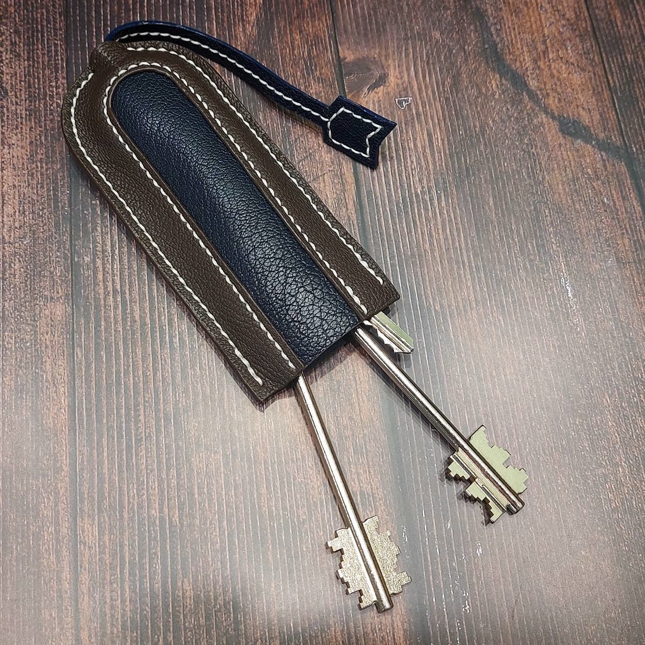 Leather key holder - My, Leather, Natural leather, Handmade, Leather products, Longpost, Needlework without process