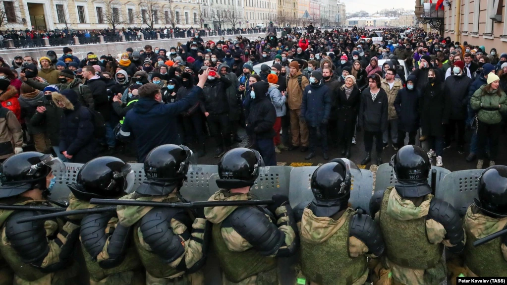 The police of St. Petersburg demands from the supporter Navalny 4 million for work on shares - People, news, Society, Ministry of Internal Affairs, Russia, Politics, Media and press, Alexey Navalny, Protest