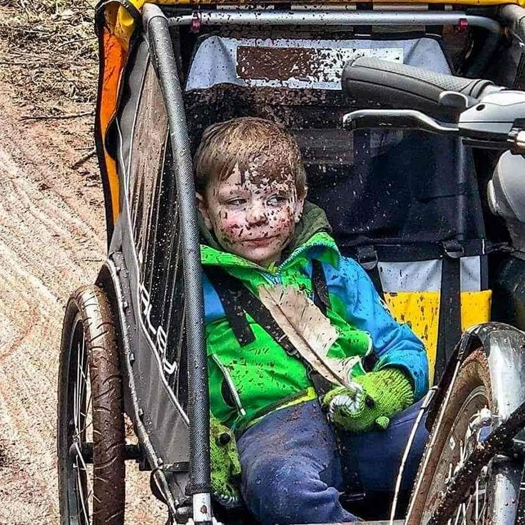 It's going to be fun, they said. - Children, A bike, Stroller, Drive, Dirt, Spray