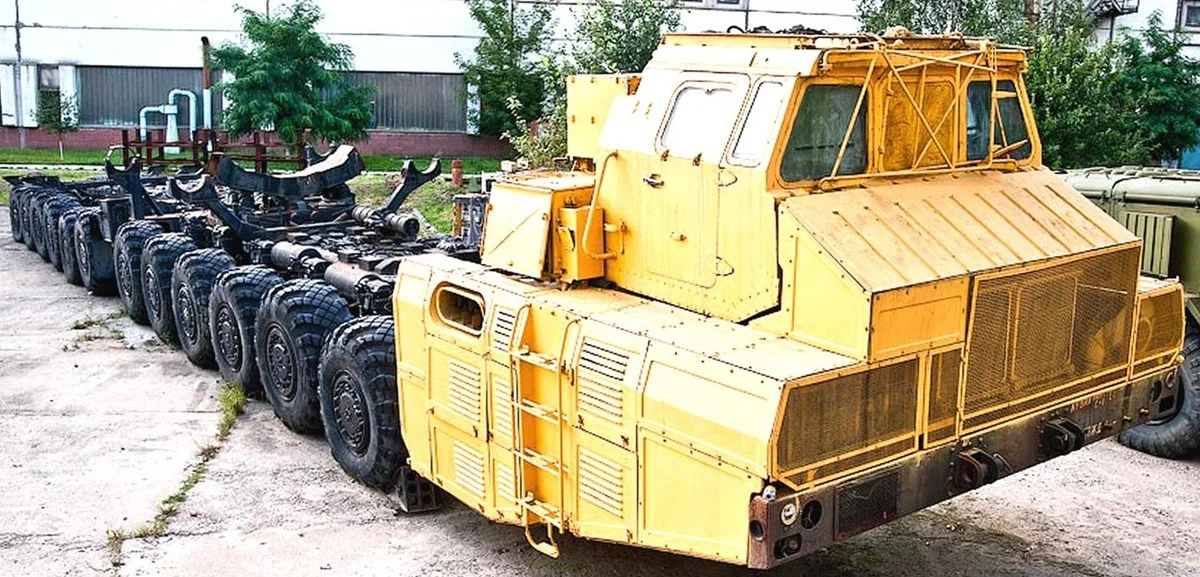 Why do rocket carriers have two cabins? - the USSR, Tractor, Made in USSR, Yandex Zen, Longpost