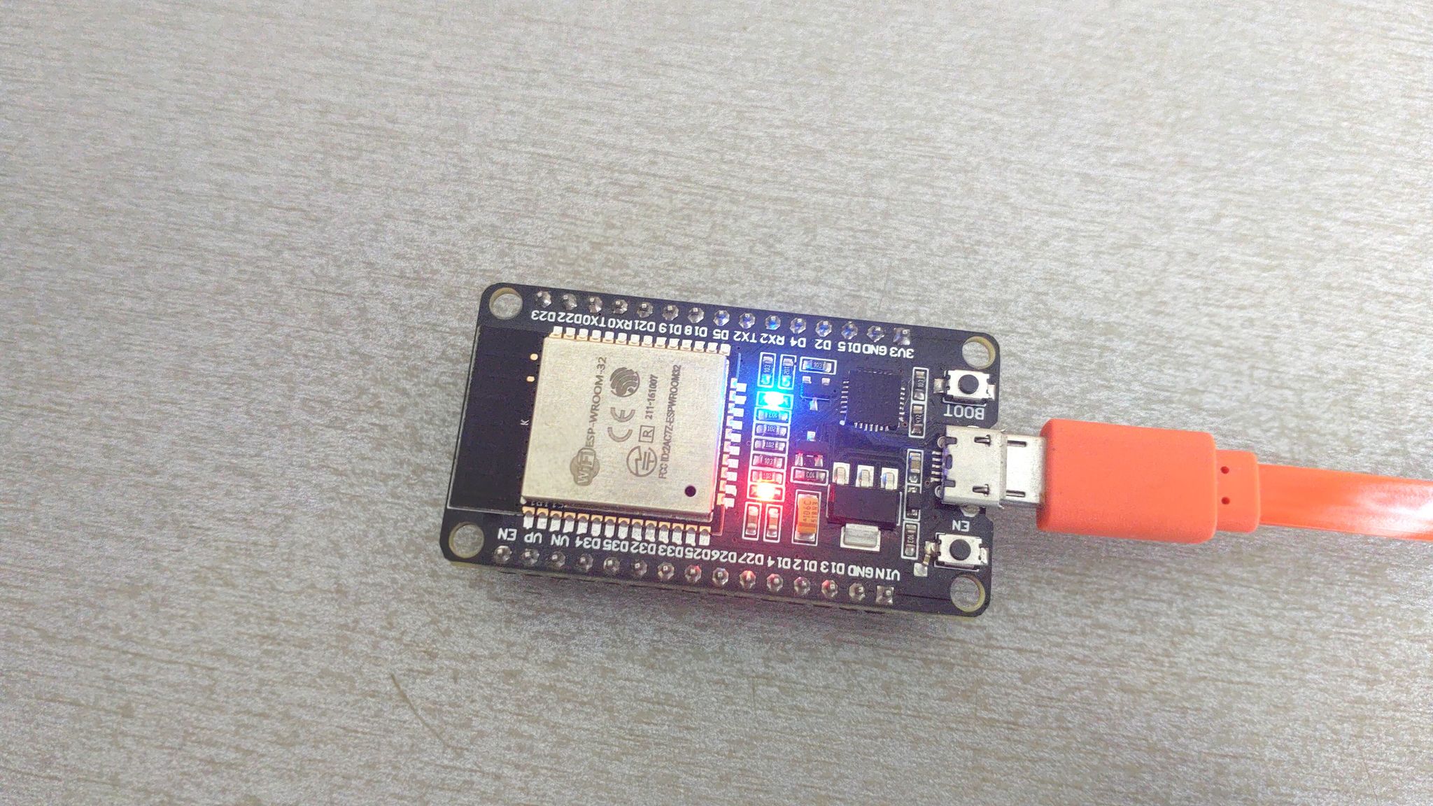 Microcontroller ESP32 MicroPython. Example of the first program - My, Lesson, Video blog, Programming, Esp8266, Esp32, Python, Education, Video, Longpost