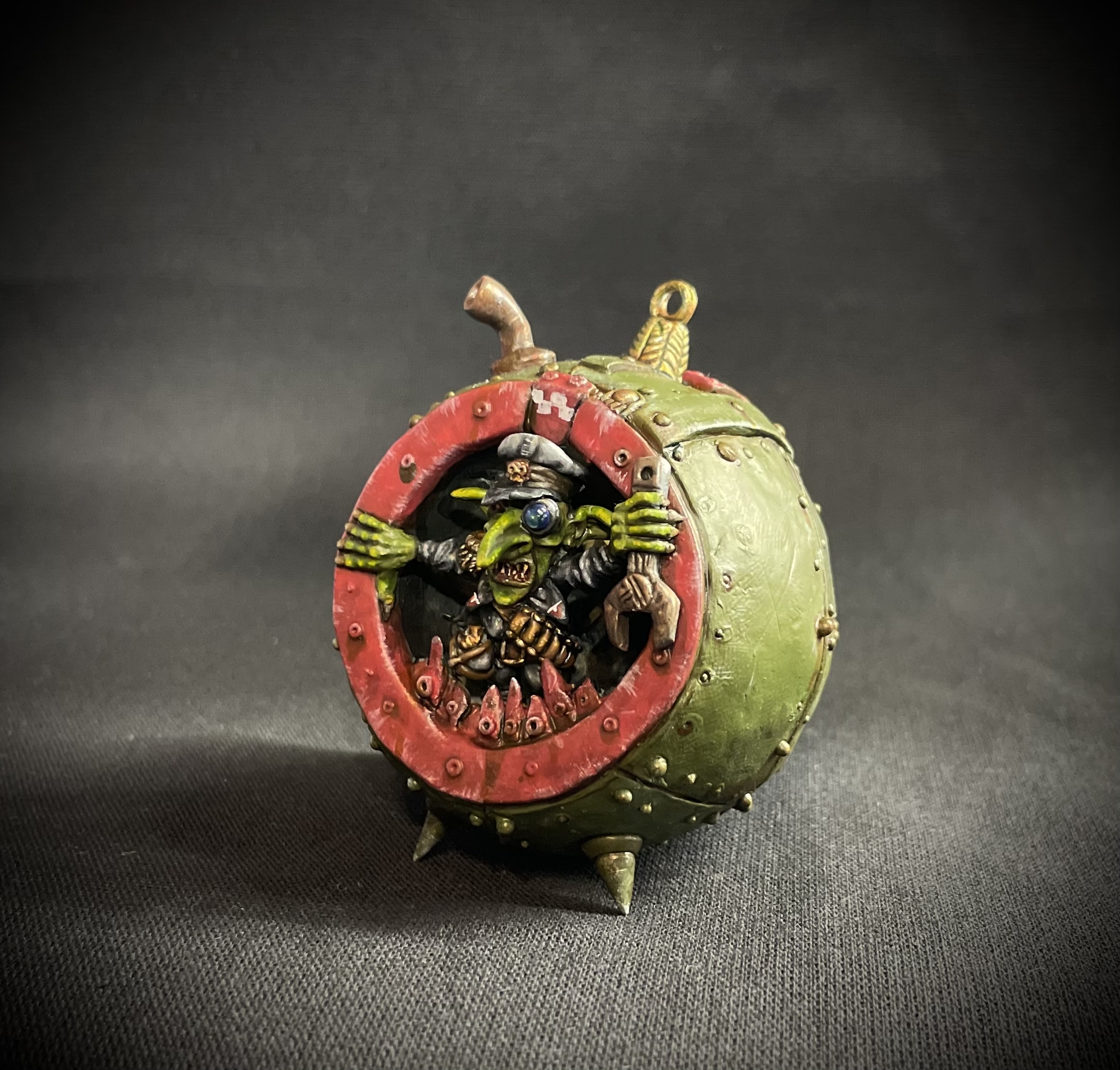 Navagoda disant gretchin ball - My, Christmas decorations, Ball, Warhammer 40k, Goblins, Gretchin, Needlework without process, Painting miniatures, Longpost