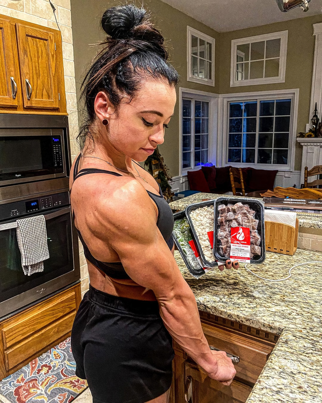 Taylor Rochelle (@t_thick_) - Strong girl, Sleep-Sleep, Girls, The photo, Bodybuilders, Body-building, Longpost, Taylor Rochelle