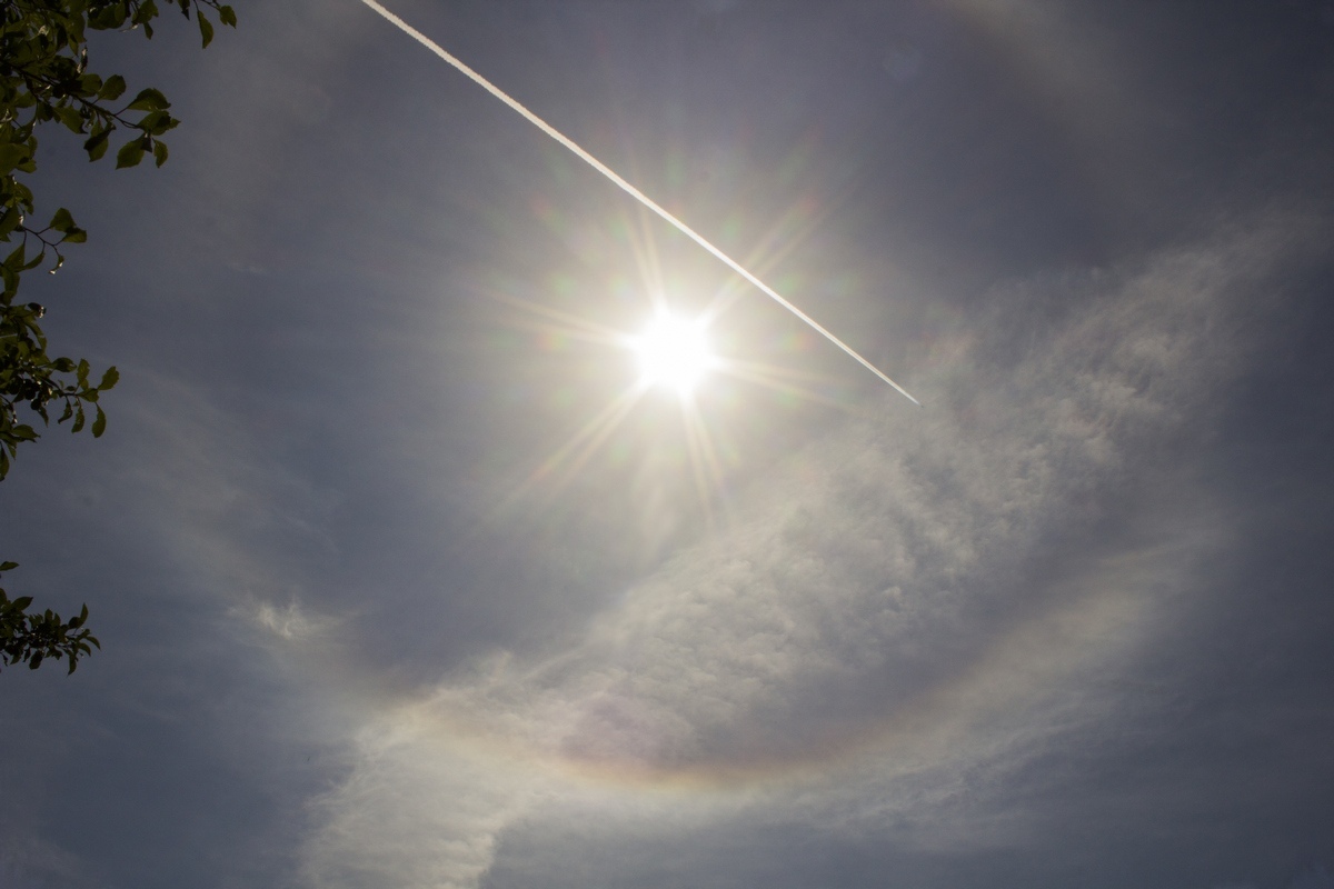 Optical phenomena that anyone can see - My, Rainbow, Halo, Brocken Ghost, Optical phenomenon, Sky, Longpost, Clouds, The sun, Light poles