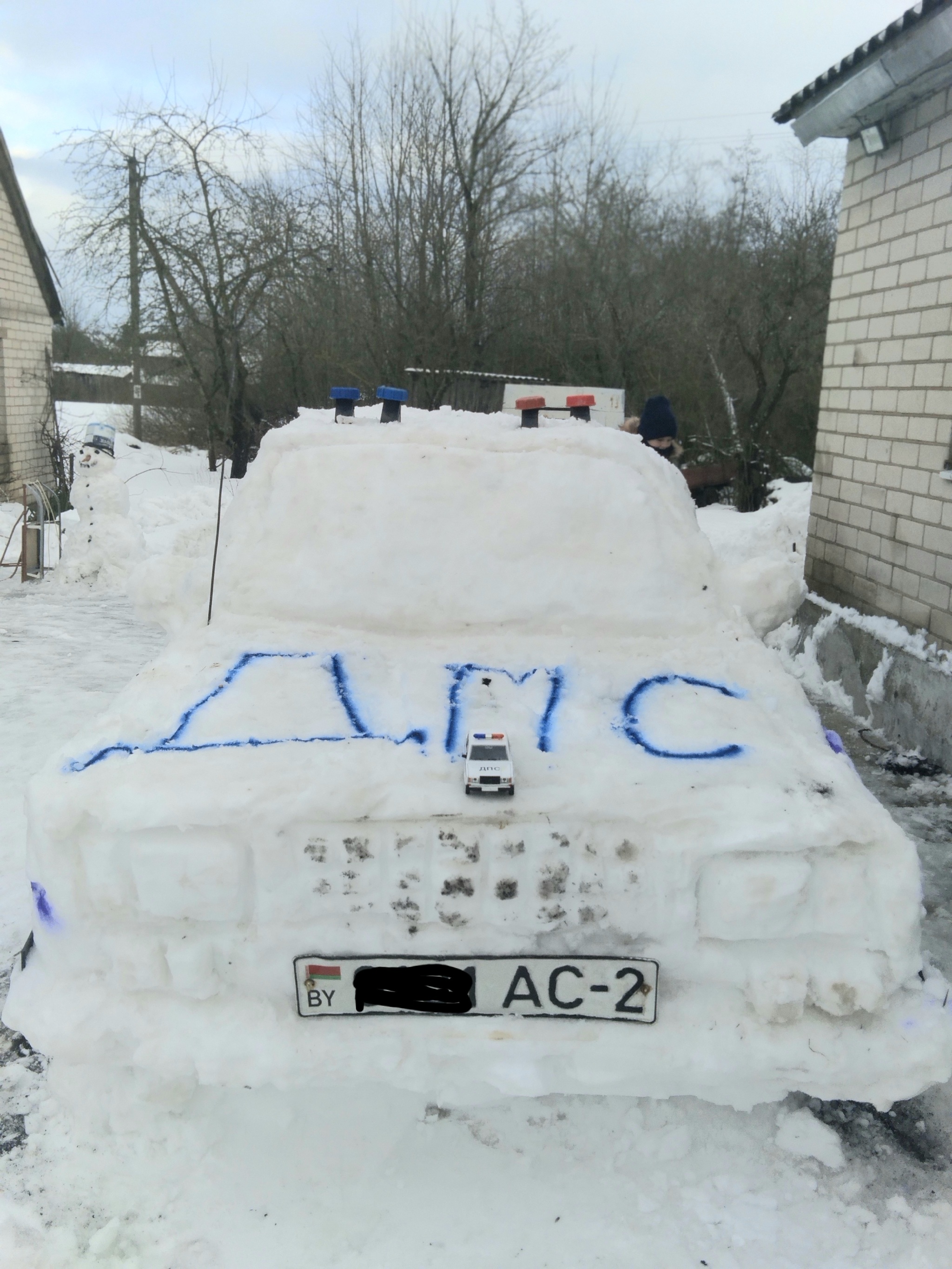 Zhiguli from snow - My, Zhiguli, Лепка, Parents and children, Domestic auto industry, Snow, Longpost